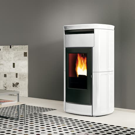 Edilkamin-Pelletofen Kira EVO Keramik Weiß im Kamin-Shop von kamdi24 dilkamin-Pelletofen Kira EVO Keramik Weiß im Kamin-Shop von kamdi24