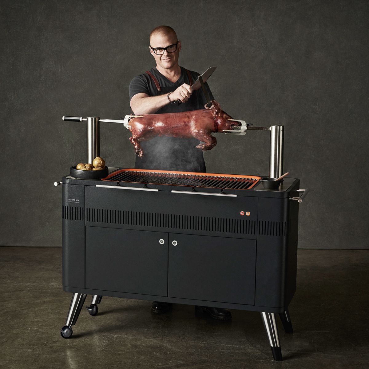 Holzkohlegrill HUB von Everdure by Heston Blumenthal Holzkohlegrill HUB von Everdure by Heston Blumenthal