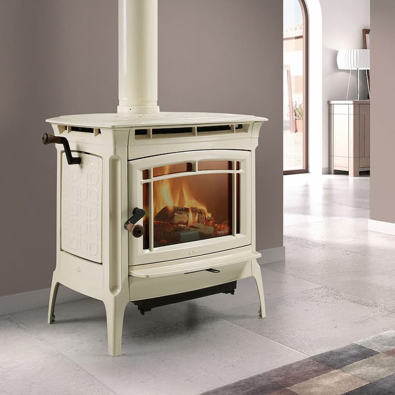 Gusskamin Manchester mit Majolica Cremeweiß von Hergom