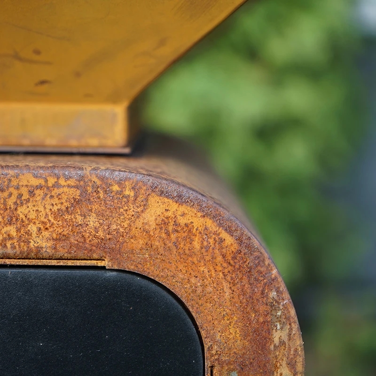 Moesta One Fireplace Corten mit Guss Grillplatte