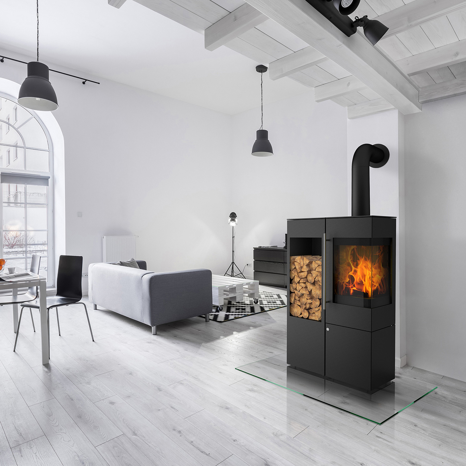 Olsberg Ipala Smart Compact Kaminofen Stahl schwarz, Türanschlag rechts, Stahltür mit Holzregal links