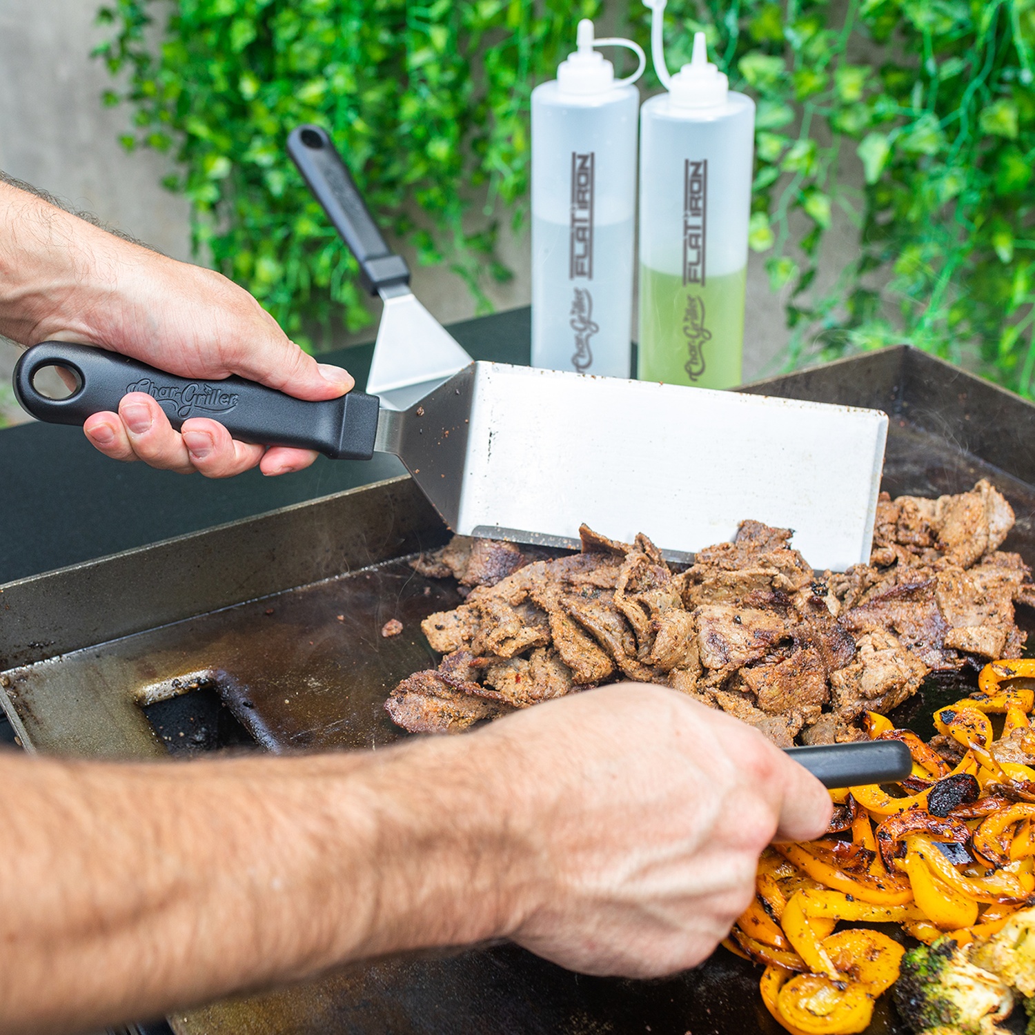 Char-Griller Flat Iron™ Plancha-Starter-Set