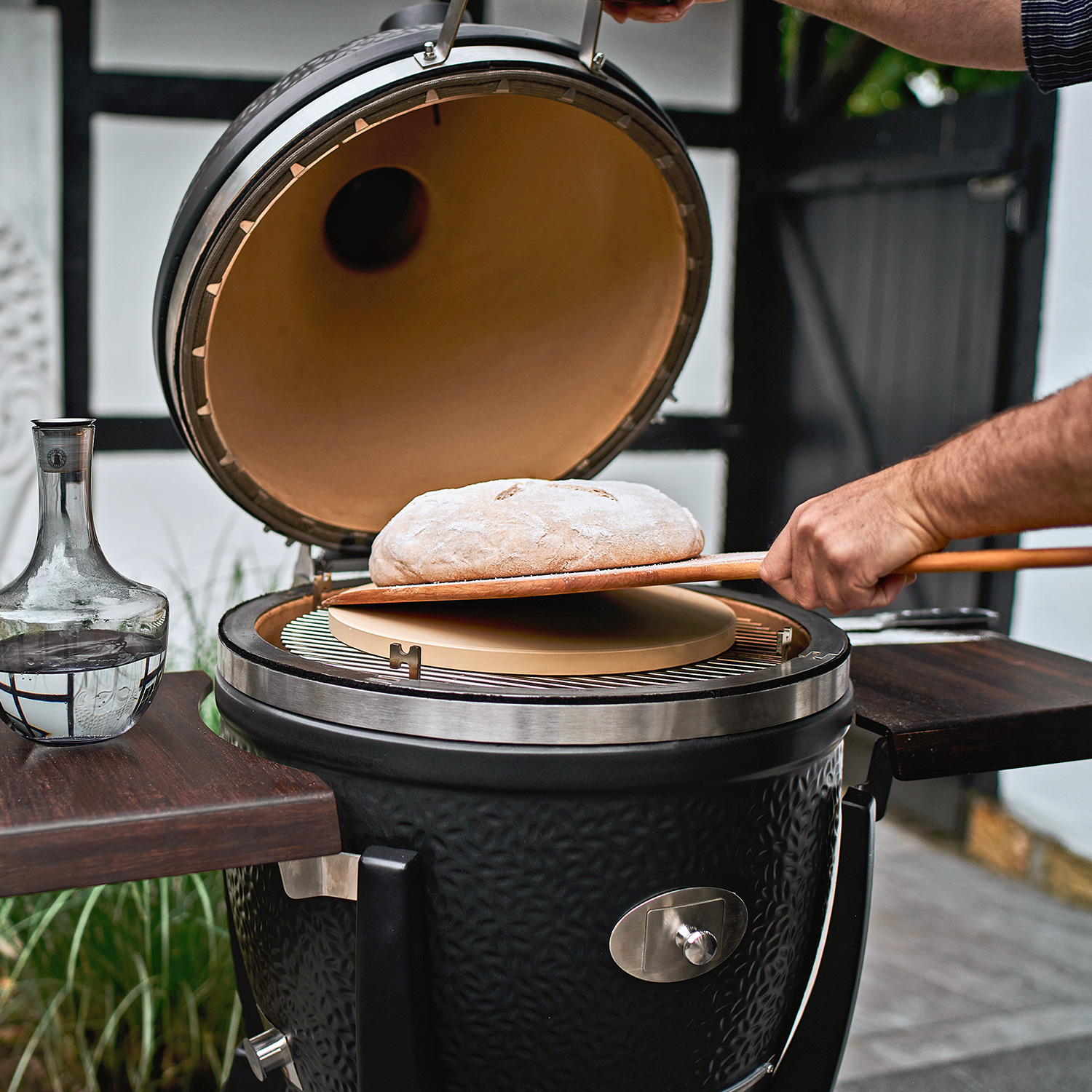 MONOLITH Gestell und Seitentische für Avantgarde LeCHEF MONOLITH Gestell und Seitentische für Avantgarde LeCHEF