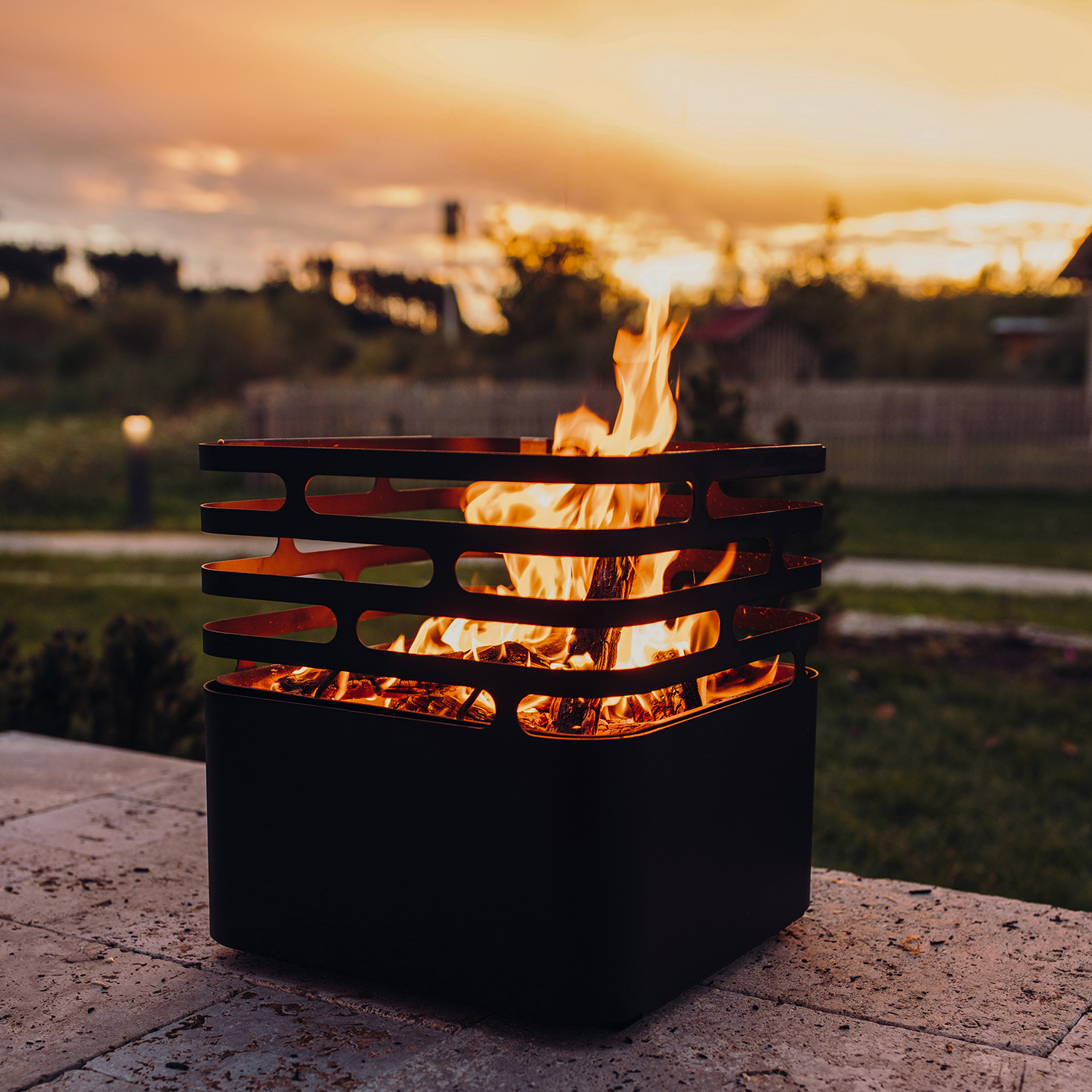 höfats CUBE Feuerkorb Schwarz