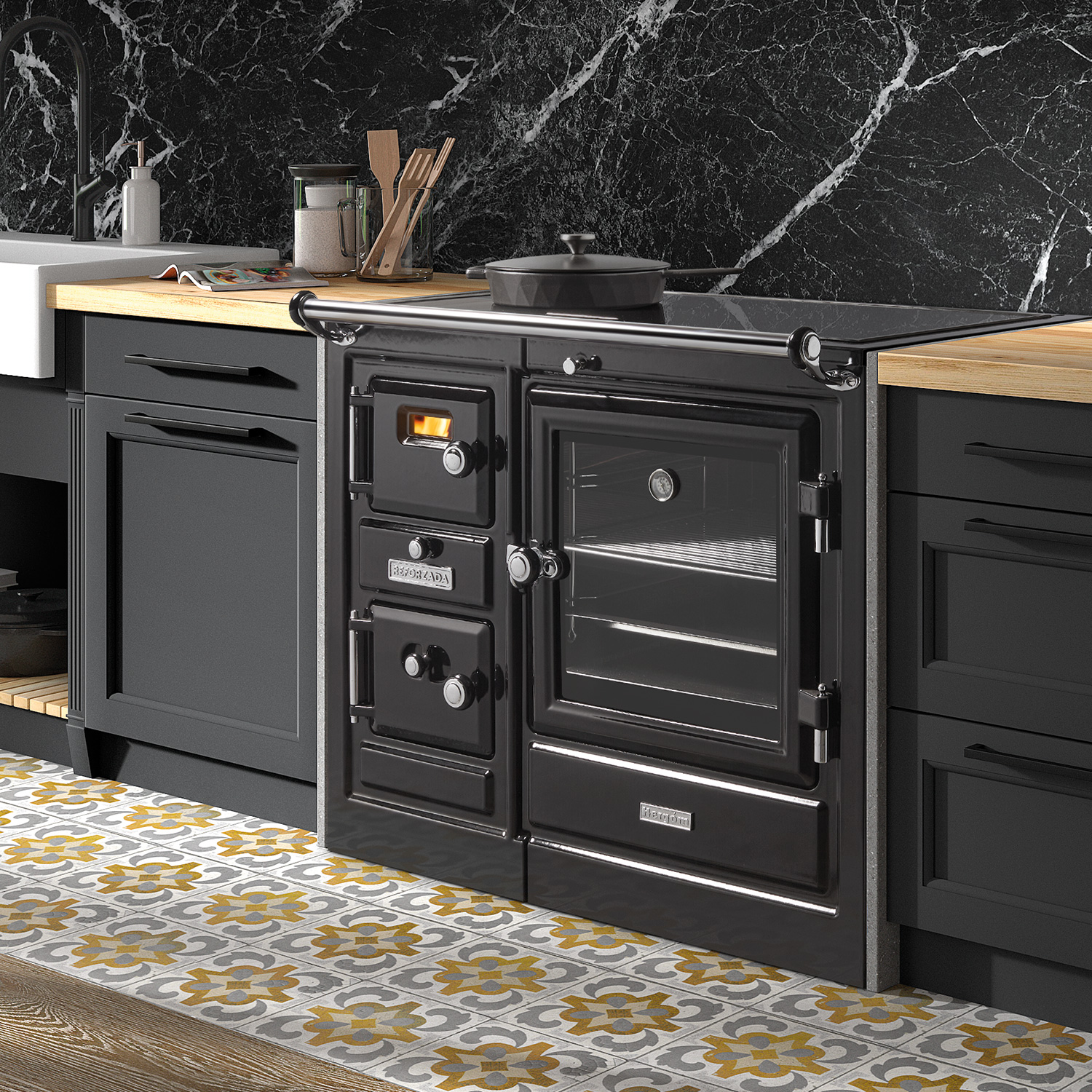 Hergom Saja 8/100 SE Küchenofen Gusseisen schwarz, Herdplatte Glaskeramik, RR hinten