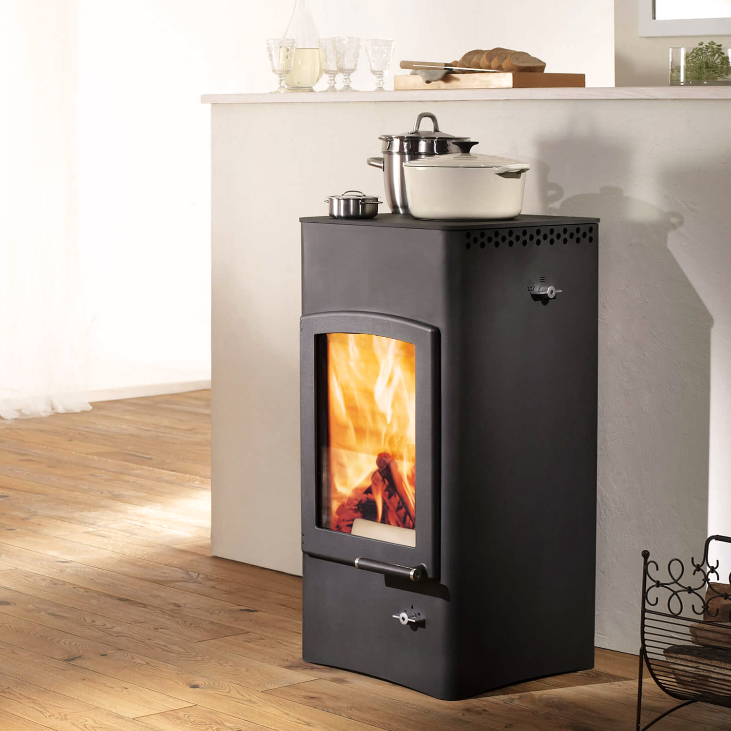 Austroflamm Lucy Cook Kaminofen Stahl gussgrau + 1 m³ Kaminholz gratis