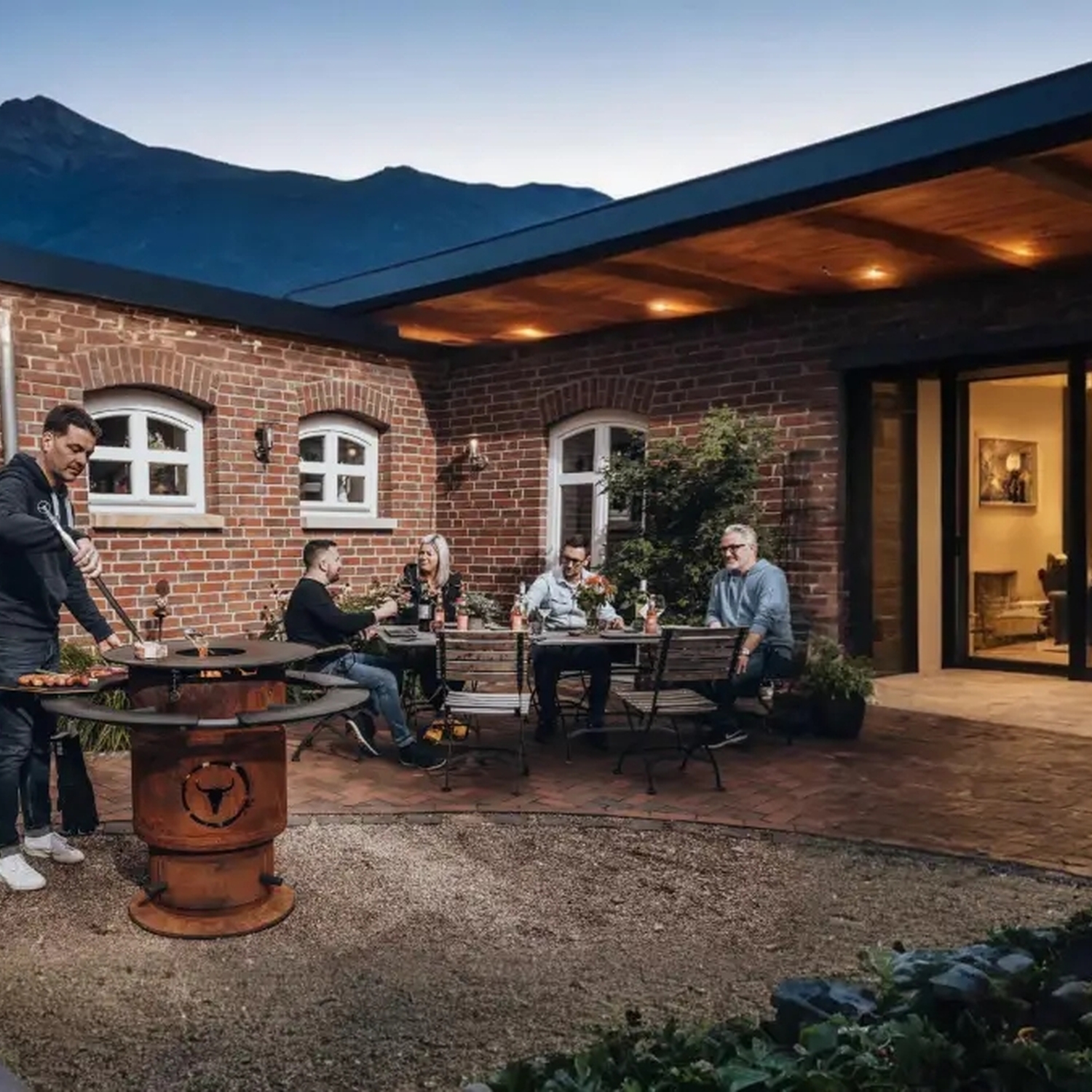 Moesta Bandit FirePlace inkl. Ablagen PaperPlank schwarz und BBQ-Disk