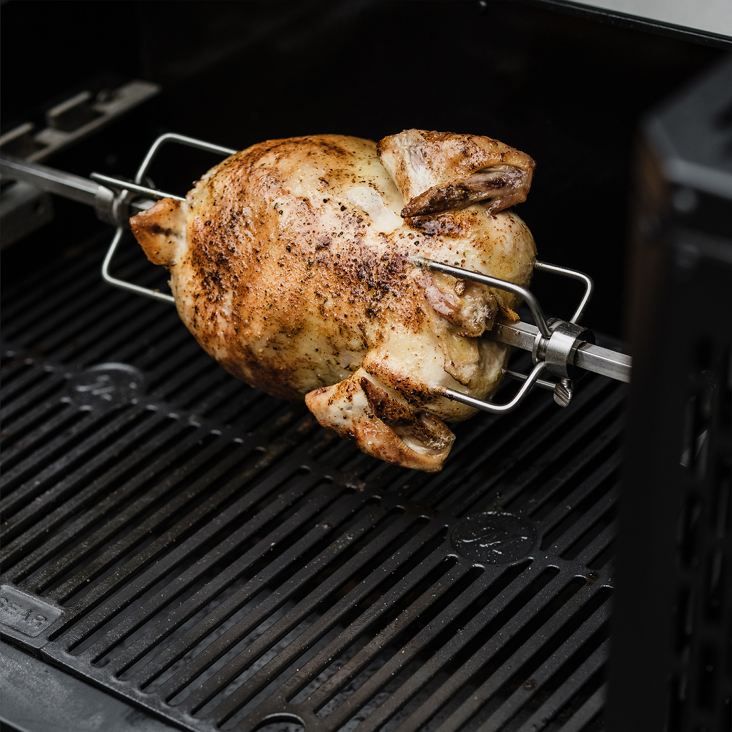 Masterbuilt Gravity Series 600 Digitaler Holzkohlegrill & Smoker