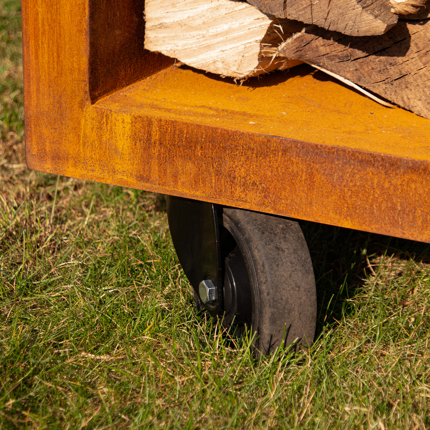 OFYR Sockel Corten 135 PRO mit Arbeitsplatte Teakholz OFYR Sockel Corten 135 PRO mit Arbeitsplatte Teakholz
