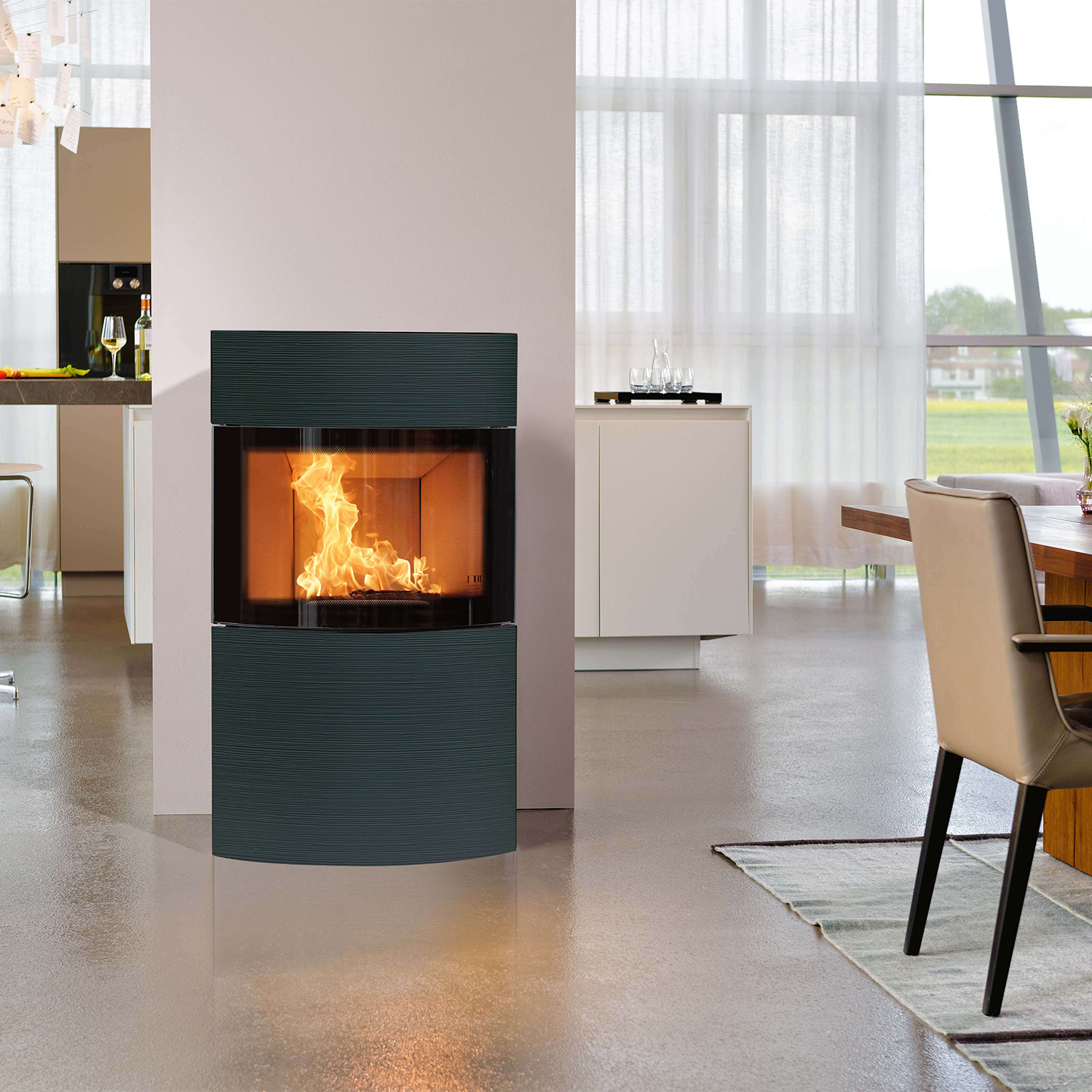 Austroflamm Fynn Xtra 2.0 Kaminofen Stahl Schwarz / Keramik Rille Schwarz