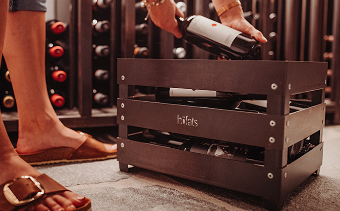 der-feuerkorb-crate-sieht-aus-wie-eine-obstkiste-aus-stahl.