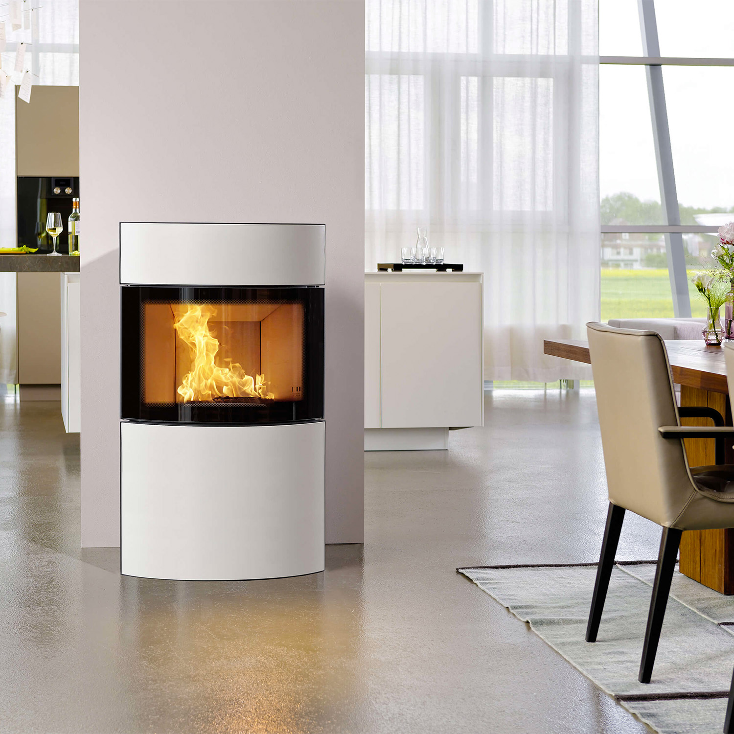 Austroflamm Fynn Xtra 2.0 Kaminofen Stahl Schwarz / Keramik Schmelzweiß