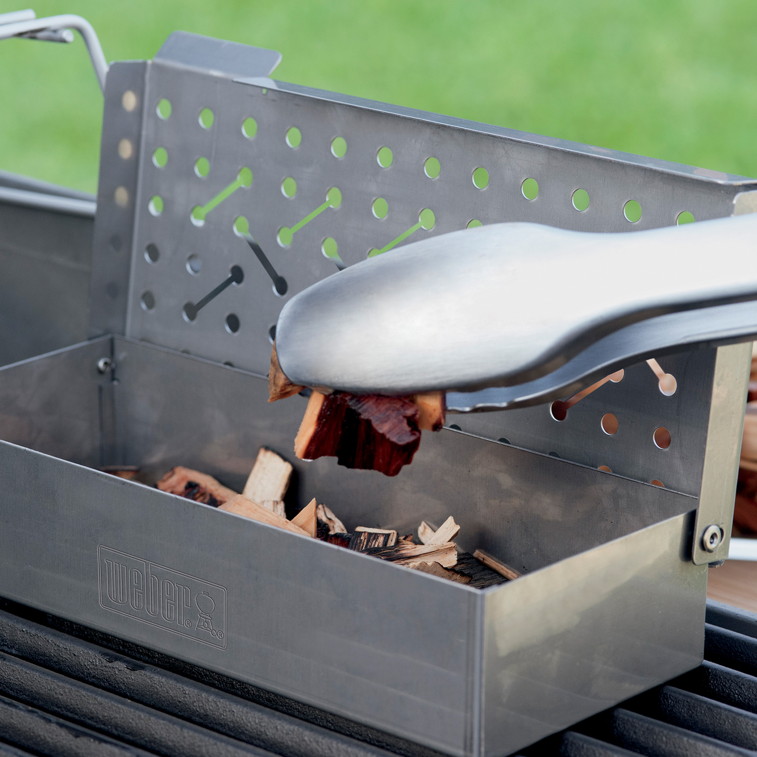 Weber Räucherbox Edelstahl für Gasgrills ab Q 200/2000 Weber Räucherbox Edelstahl für Gasgrills ab Q 200/2000