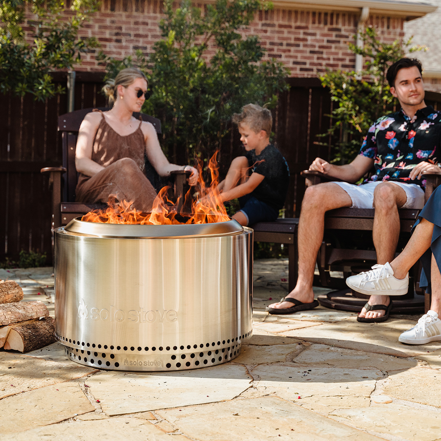 Solo Stove Canyon Feuerstelle mit Sockel und Abdeckhaube Solo Stove Canyon Feuerstelle mit Sockel und Abdeckhaube