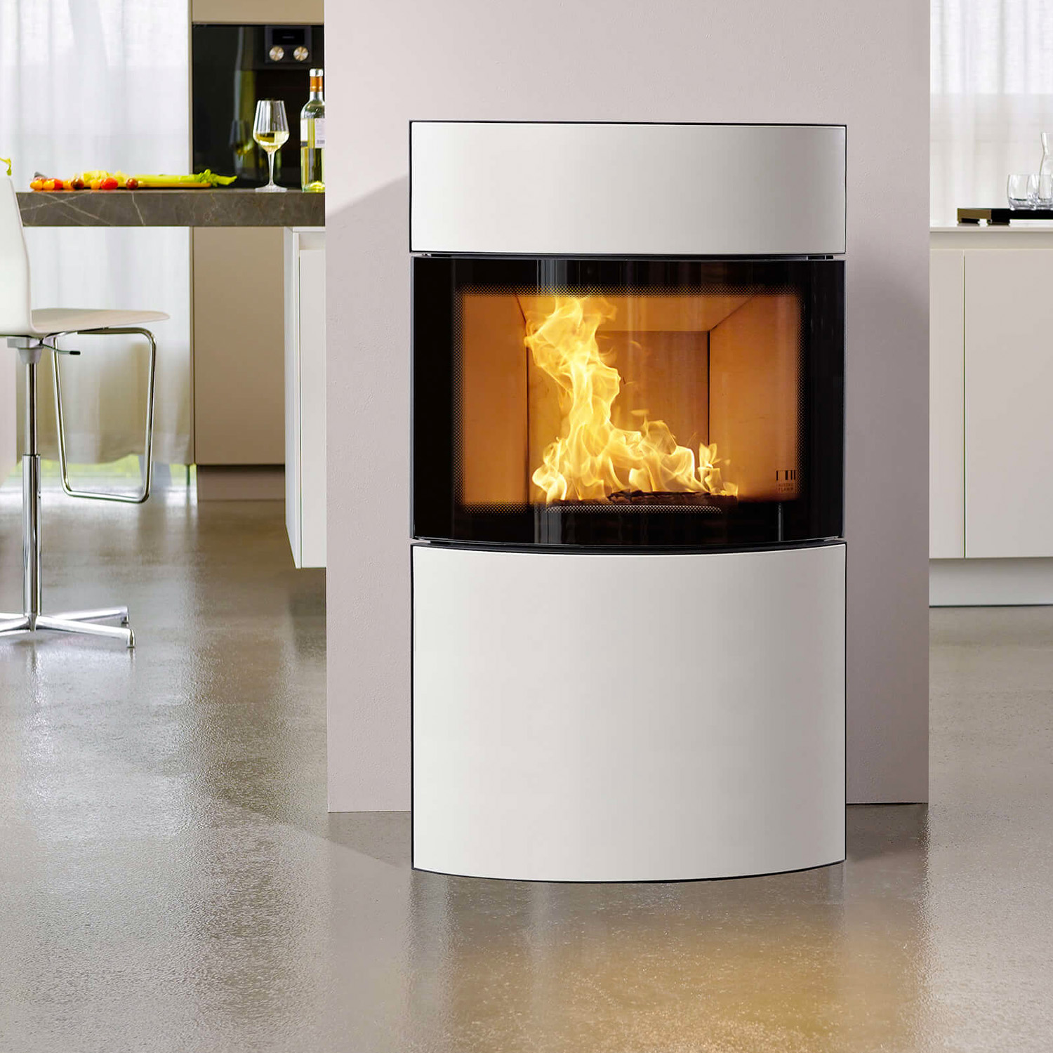 Austroflamm Fynn Xtra 2.0 Kaminofen Stahl Schwarz / Keramik Schmelzweiß