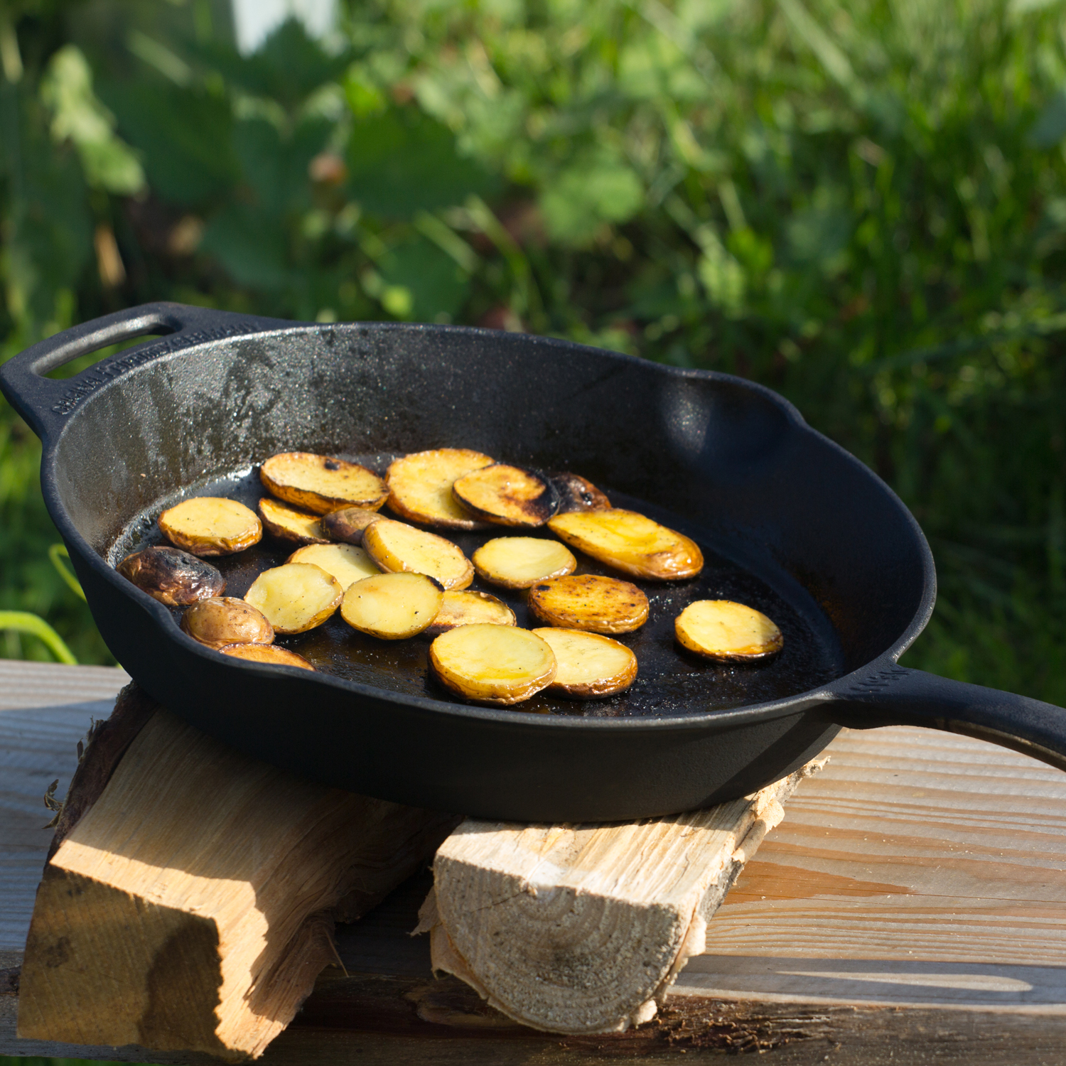 Petromax Feuerpfanne fp30 mit Stiel Petromax Feuerpfanne fp30 mit Stiel