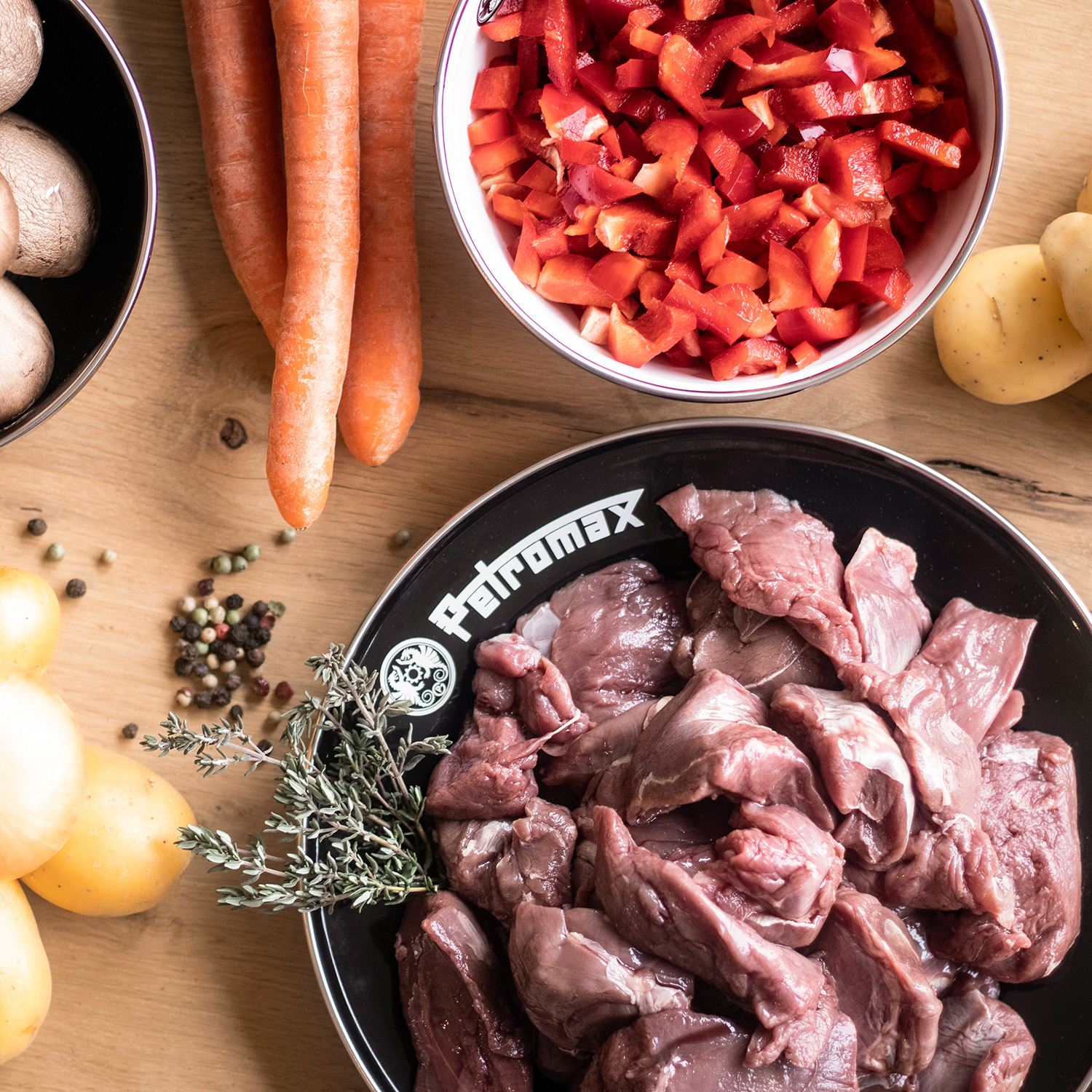 Petromax Emaille-Teller Schwarz 2er-Set Ø 22 cm Petromax Emaille-Teller Schwarz 2er-Set Ø 22 cm