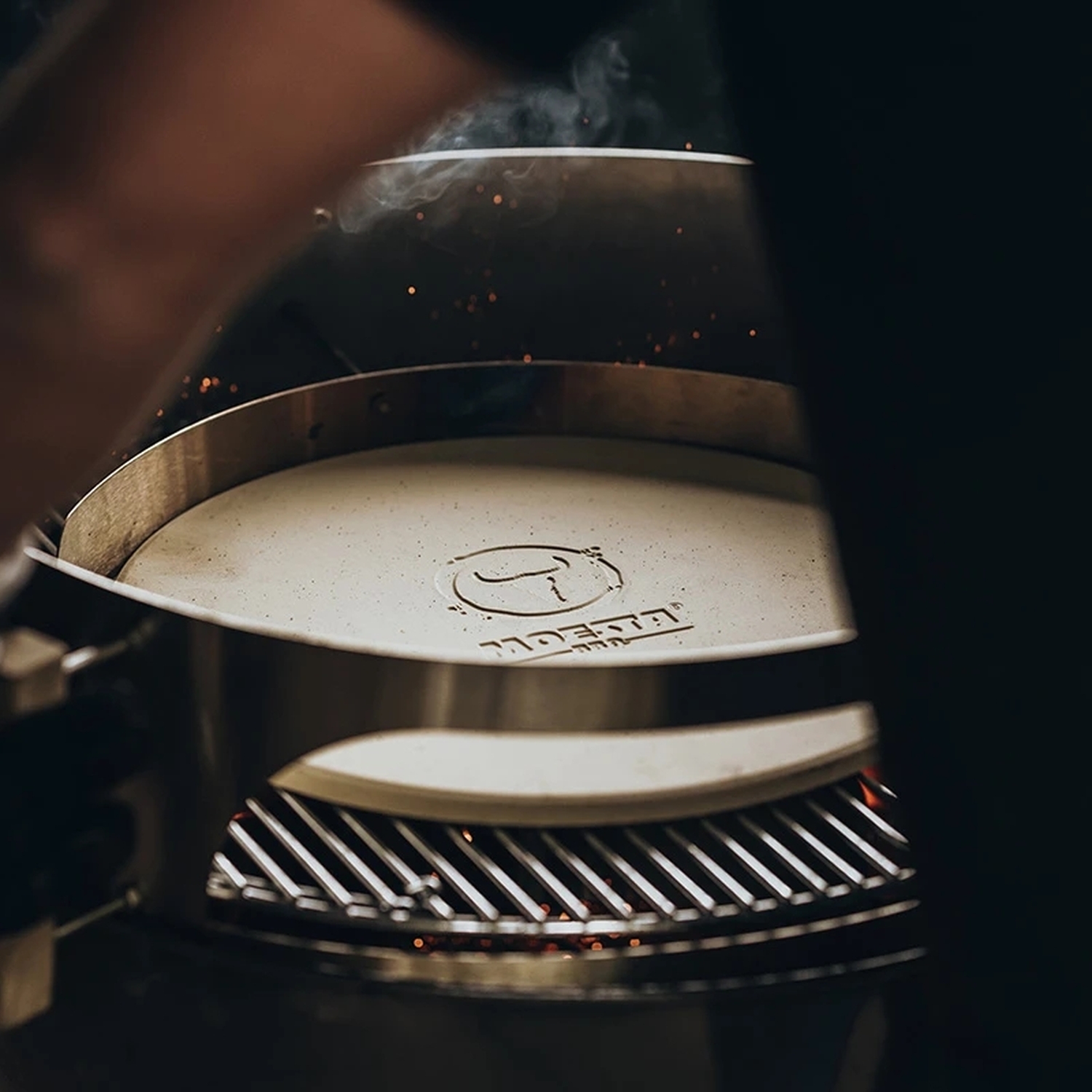 Moesta Pizzastein mit Stier 36,5 cm