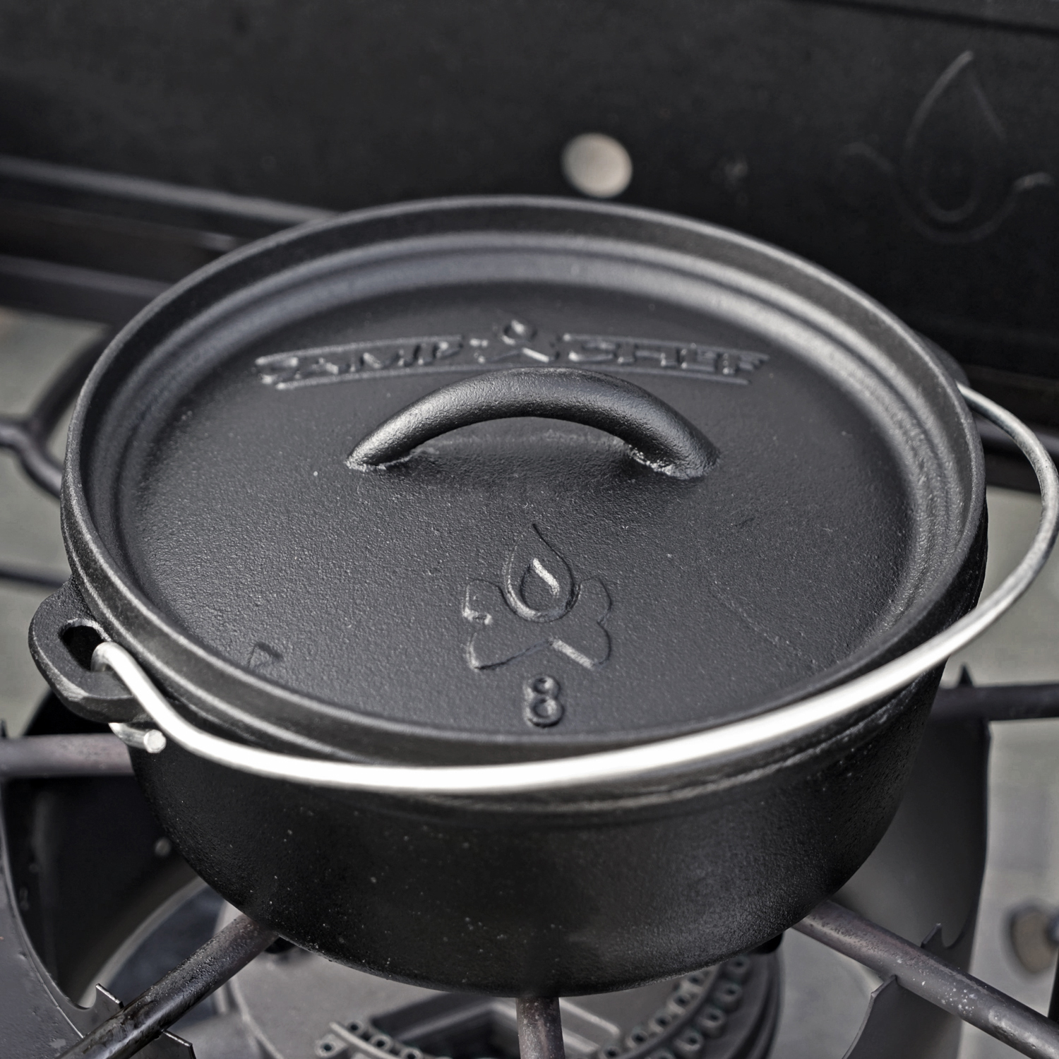 Camp Chef Classic Dutch Oven 8" Camp Chef Classic Dutch Oven 8"