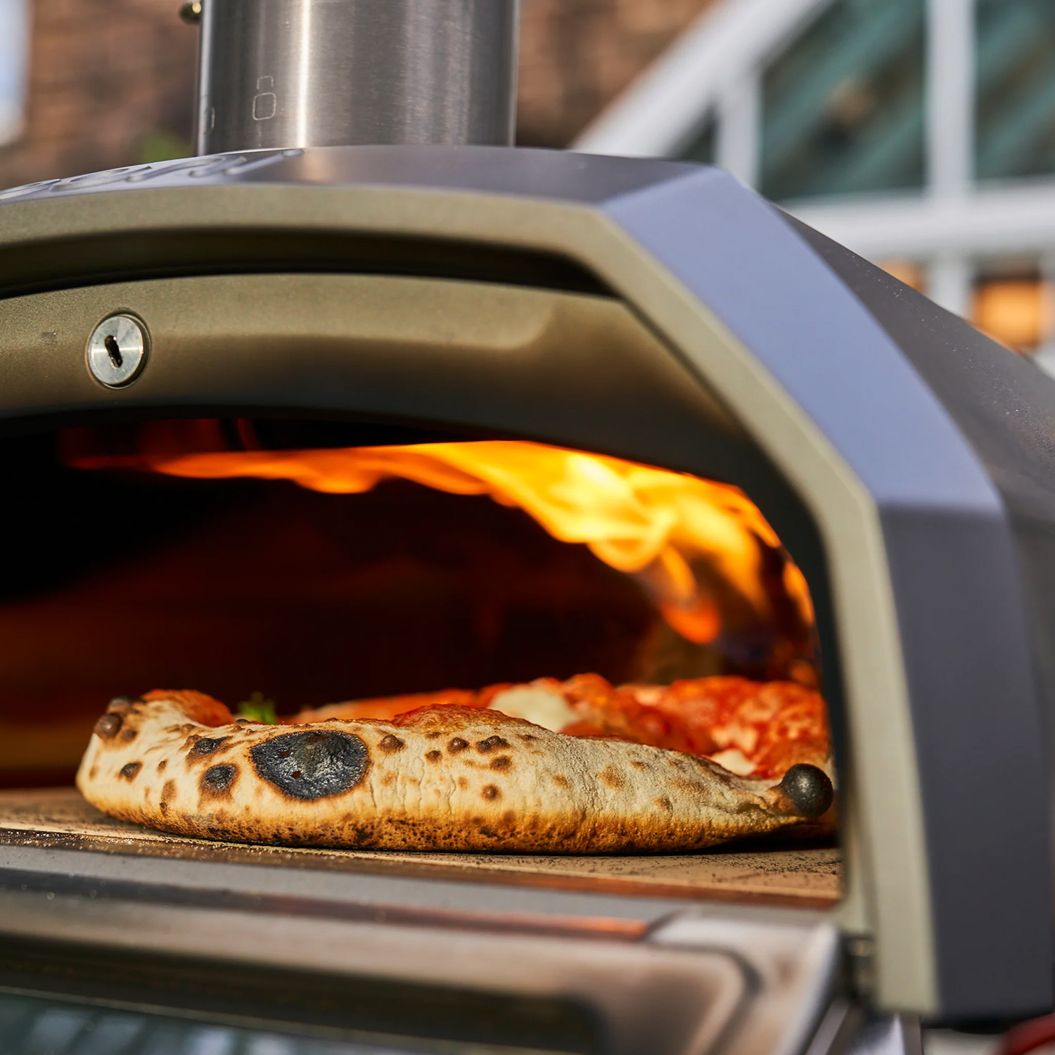 Ooni Karu 2 Holz-Pizzaofen