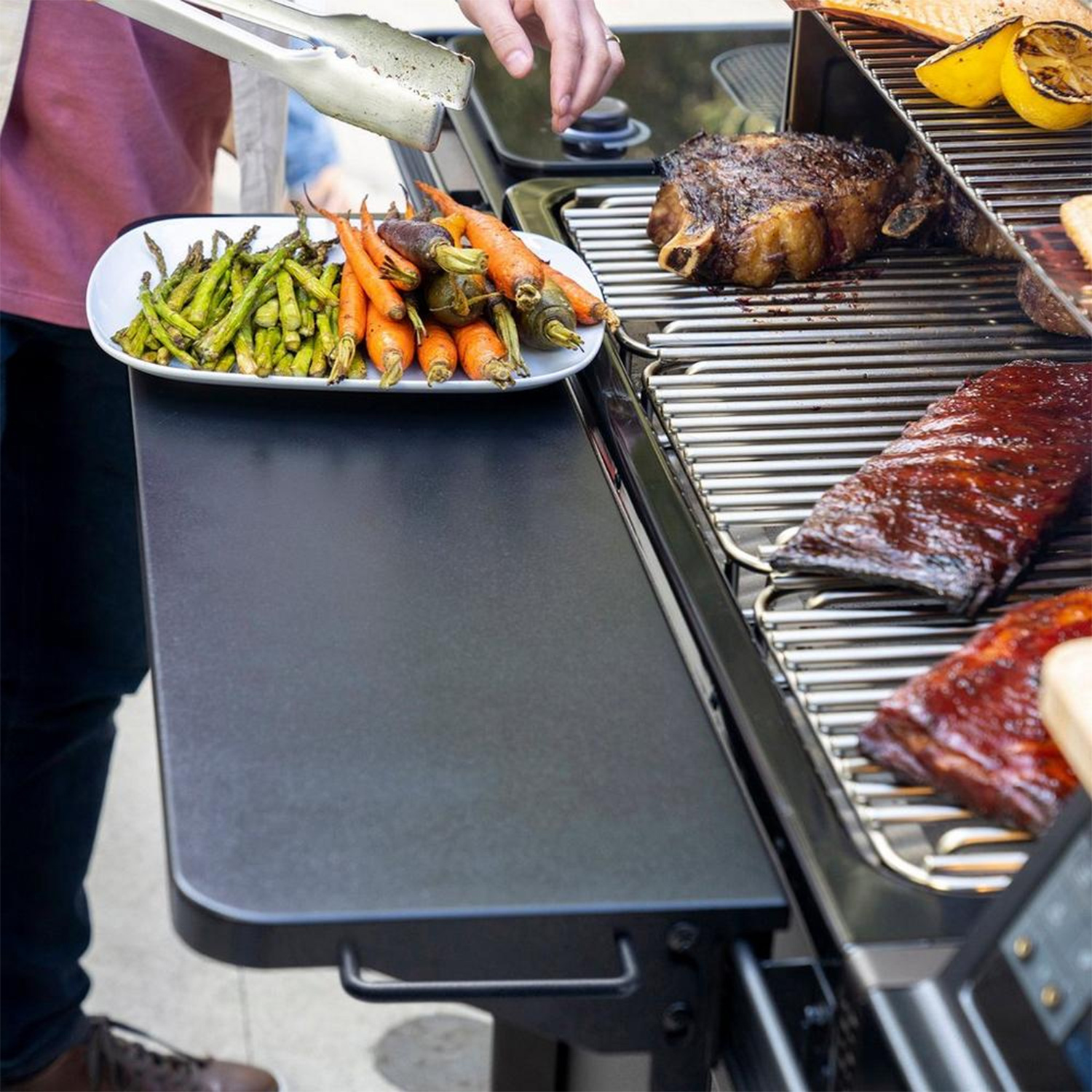 Traeger P.A.L. Pop-And-Lock Klappbare Frontablage XL Traeger P.A.L. Pop-And-Lock Klappbare Frontablage XL