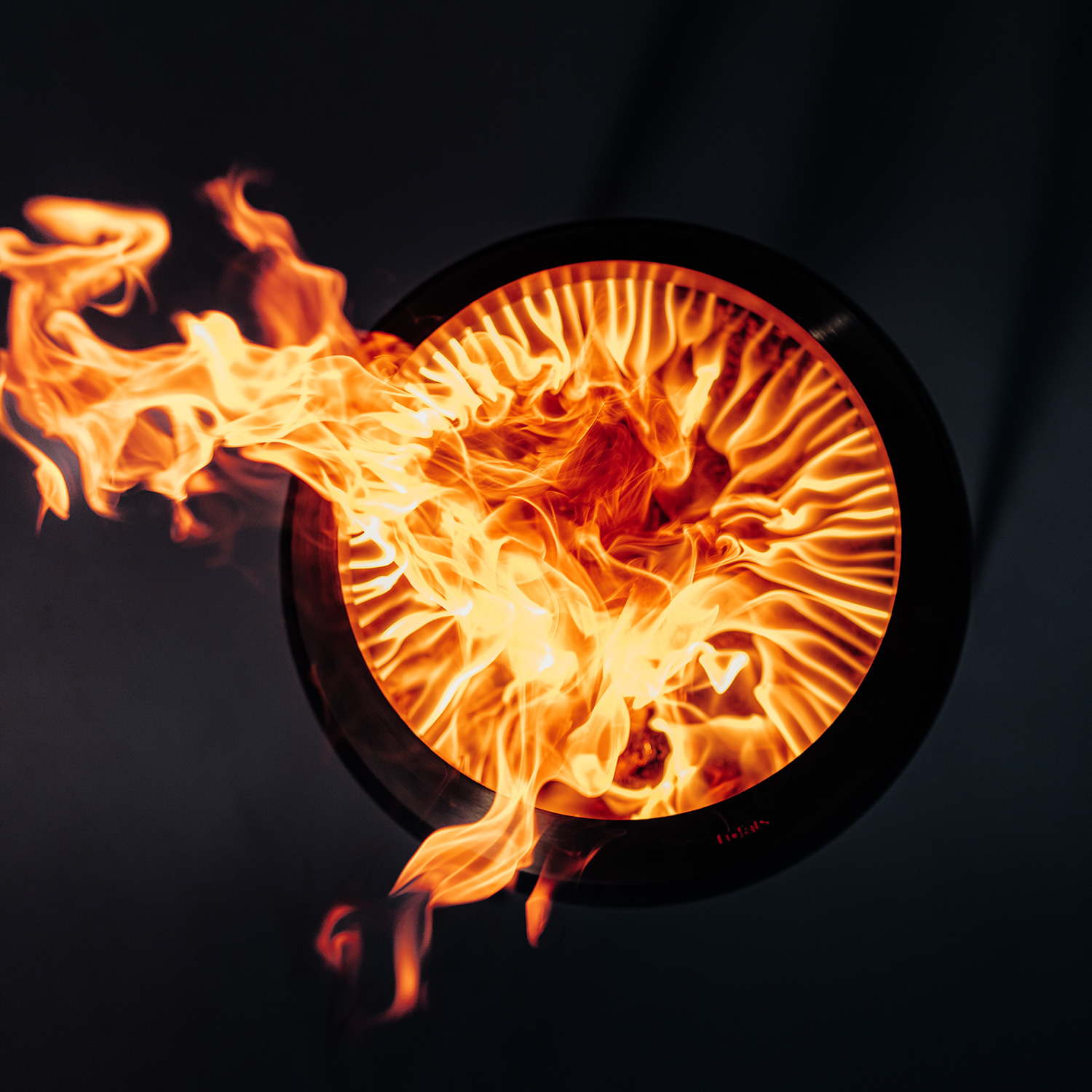 höfats MOON 45 Feuerschale mit hohem Fuß