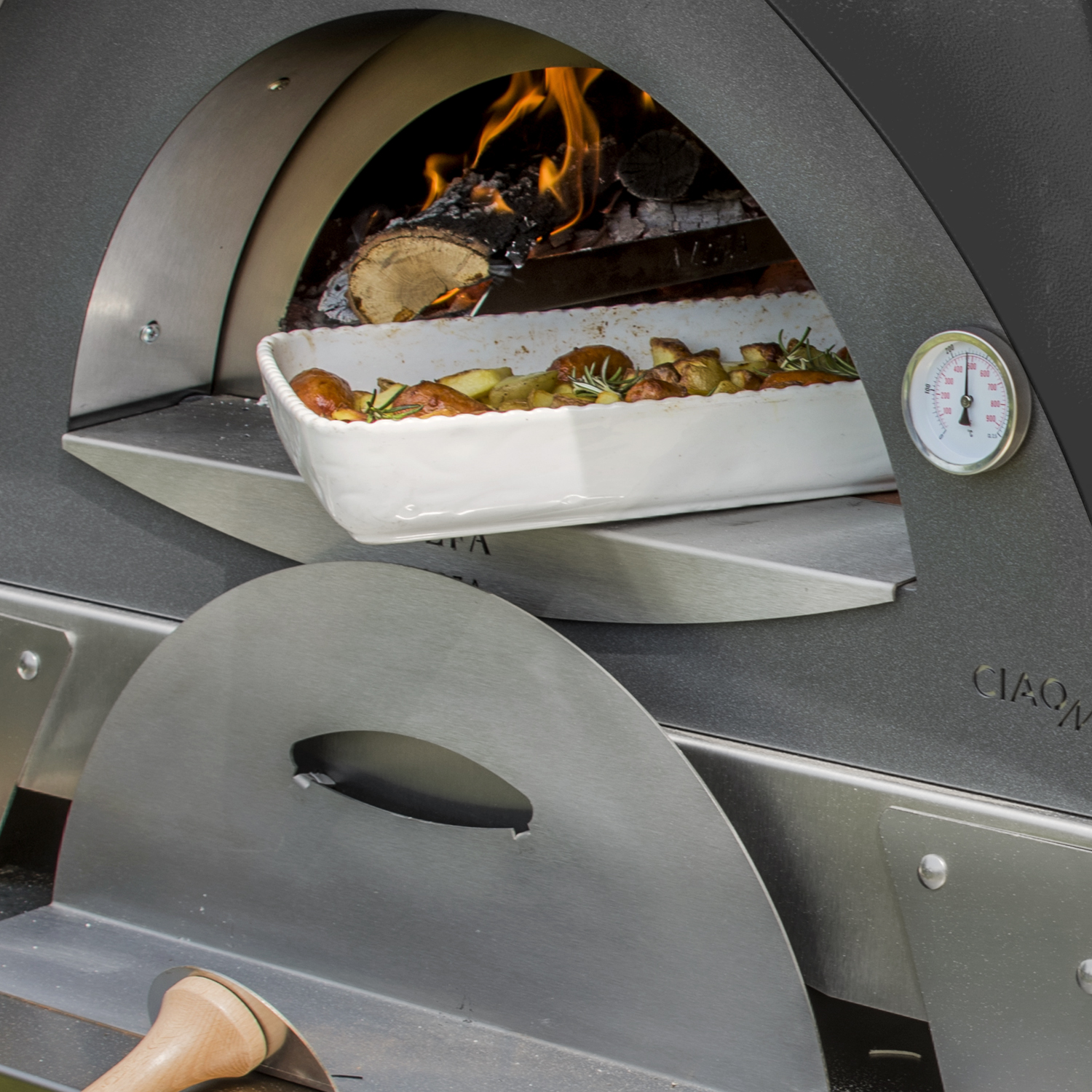 Alfa Forni Pizzaofen Ciao Grau ohne Unterbau + Ventura Pizza-Set (4-tlg.) gratis Alfa Forni Pizzaofen Ciao Grau ohne Unterbau + Ventura Pizza-Set (4-tlg.) gratis