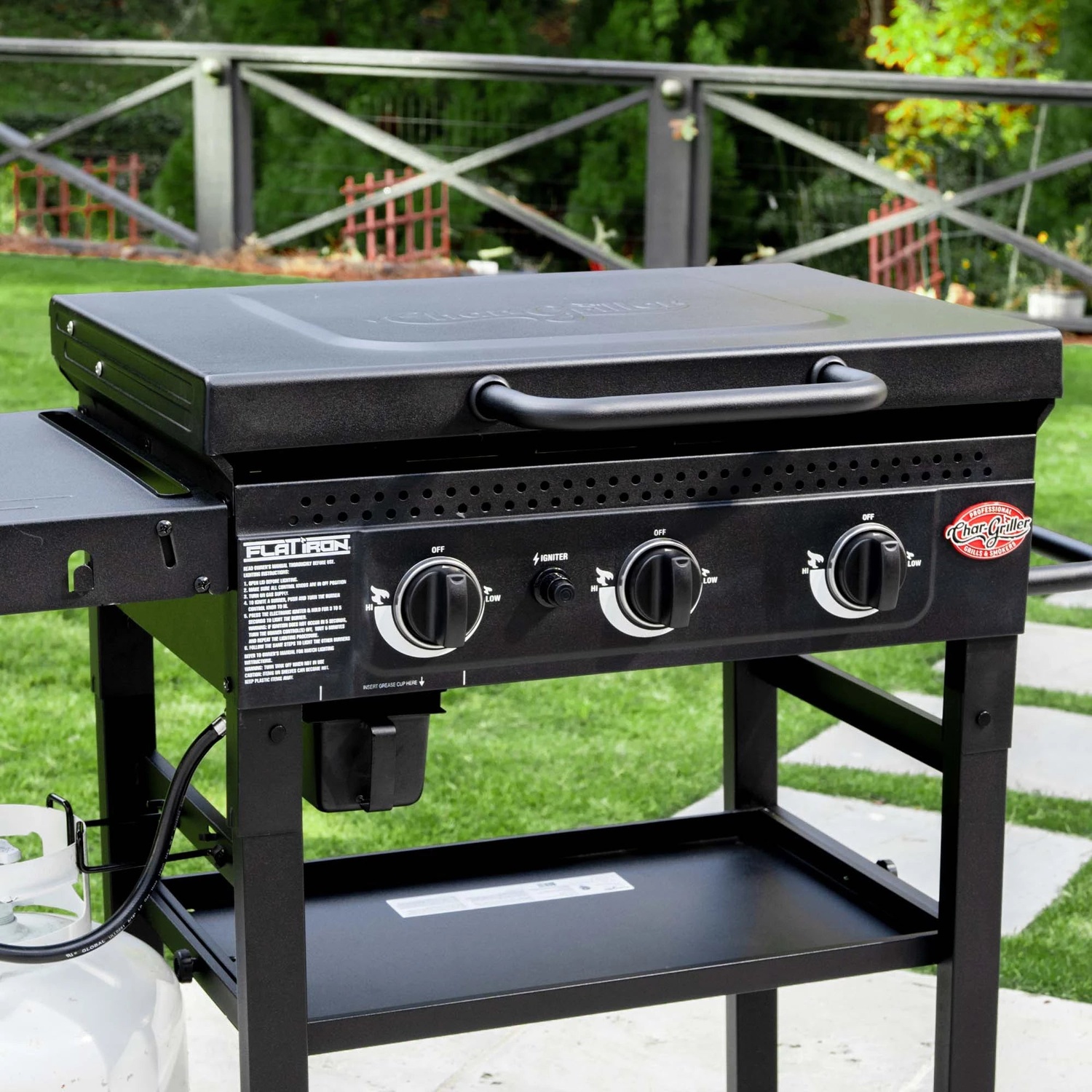 Char-Griller Flat Iron™ 3-Brenner Gas-Plancha (ohne Druckminderer)