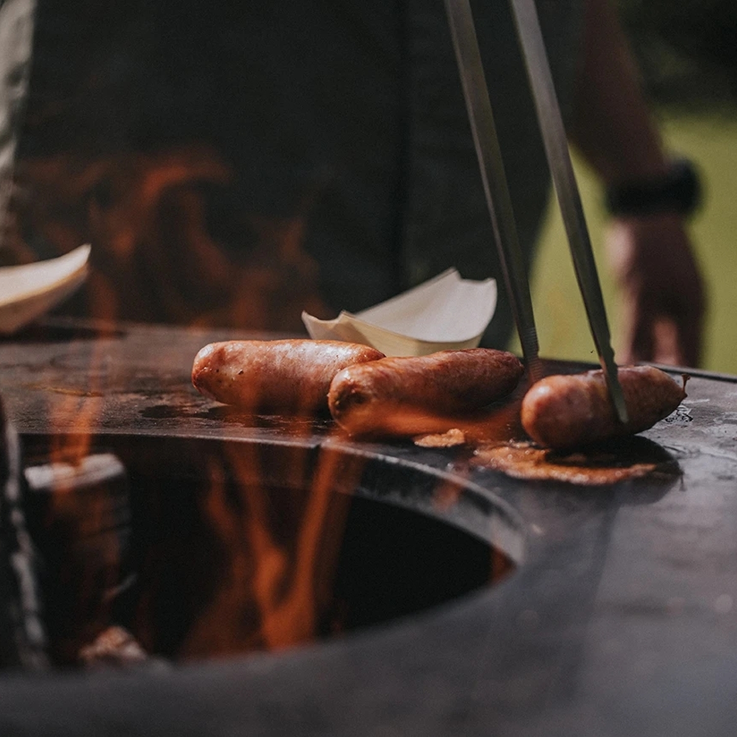 Moesta One Fireplace Corten mit Guss Grillplatte