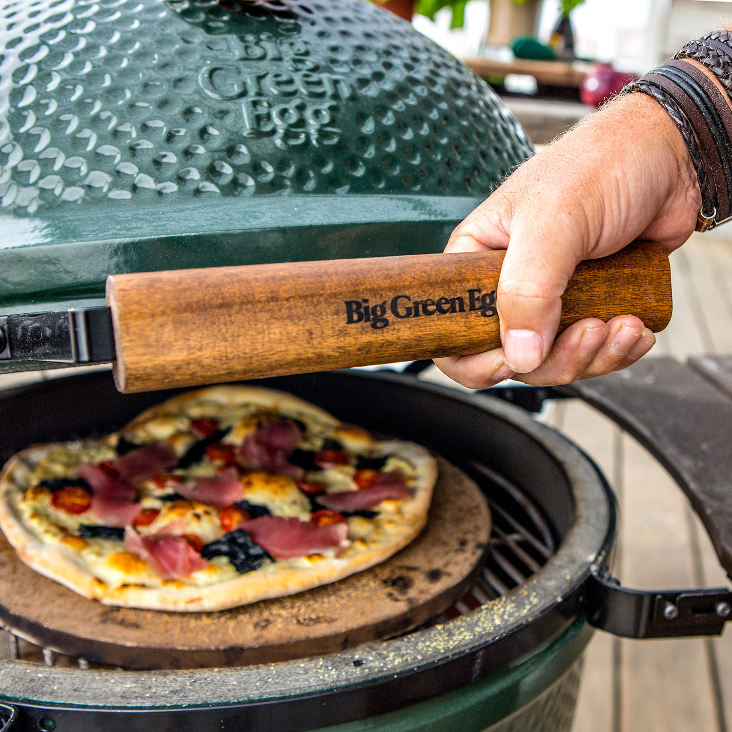 Big Green Egg Back- und Pizzastein für Medium, MiniMax und Small Big Green Egg Back- und Pizzastein für Medium, MiniMax und Small