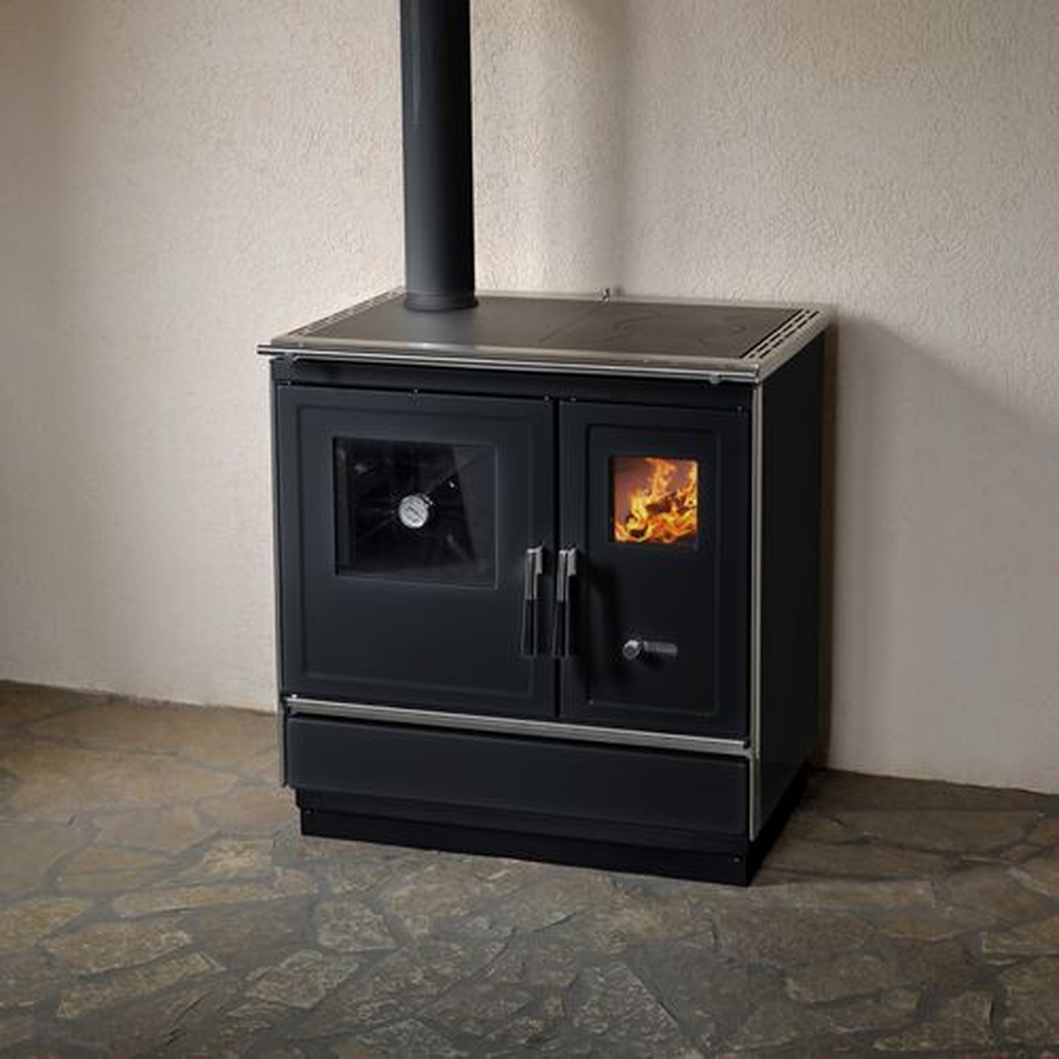 Haas+Sohn Küchenofen HSH 81 anthrazit links, Stahlkochplatte