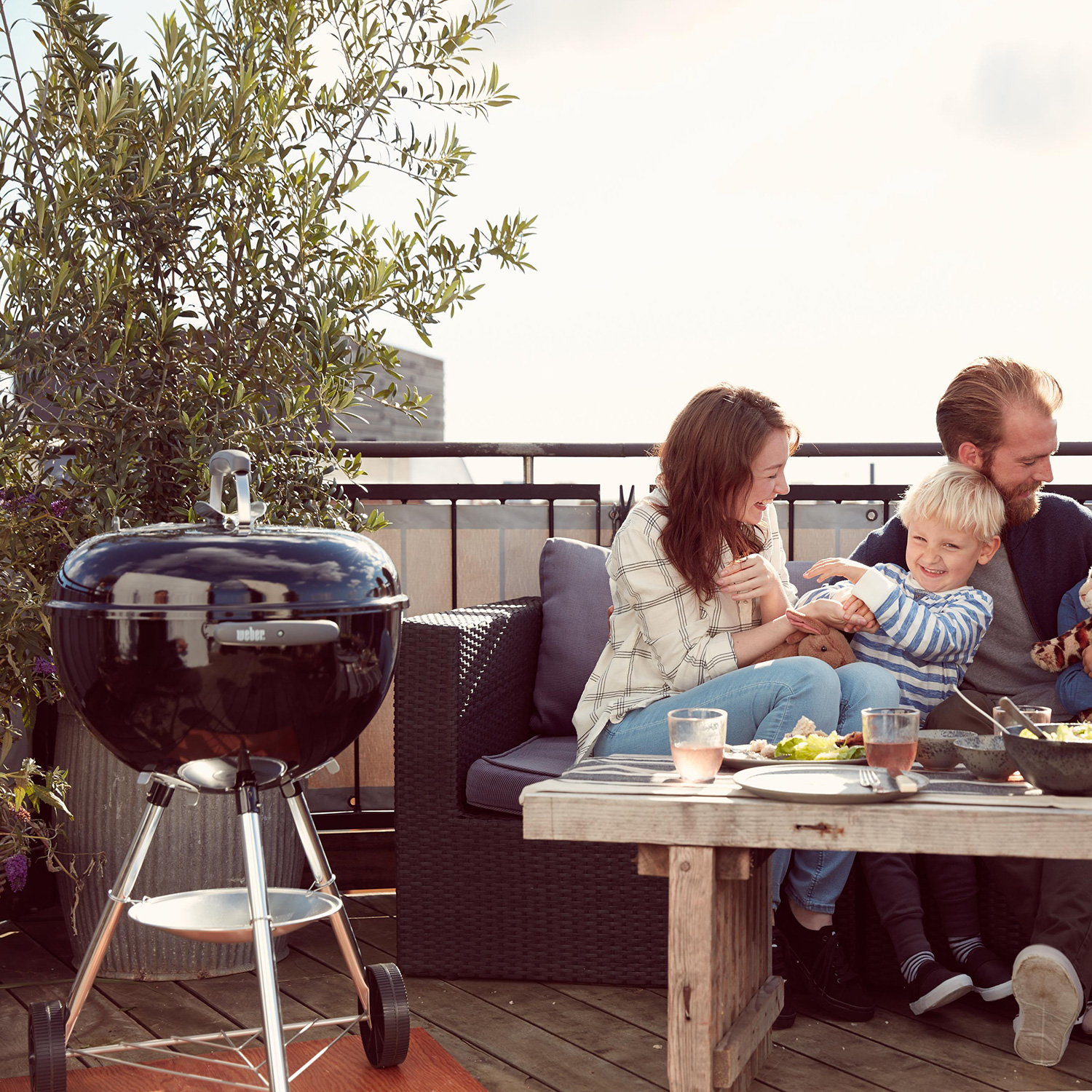 Weber Bar-B-Kettle Holzkohlegrill 47 cm Black Weber Bar-B-Kettle Holzkohlegrill 47 cm Black