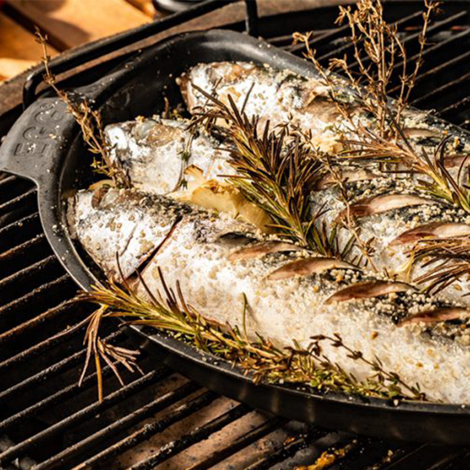 Big Green Egg Grillplatte gelocht halbrund für Large