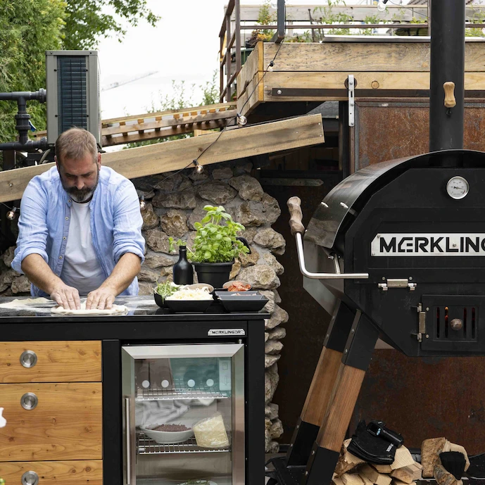 der-merklinger-800-holzbackofen-mit-dem-outdoor-modul-maria