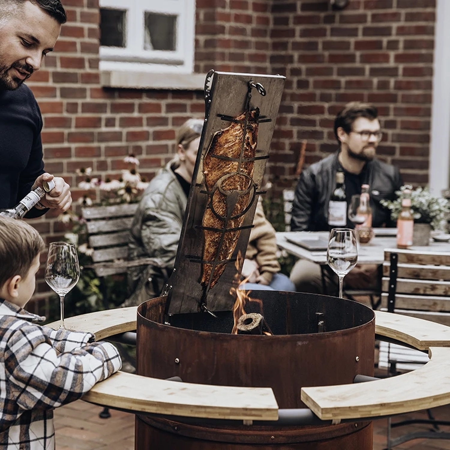 Moesta Bandit FirePlace inkl. Ablagen PaperPlank schwarz und BBQ-Disk