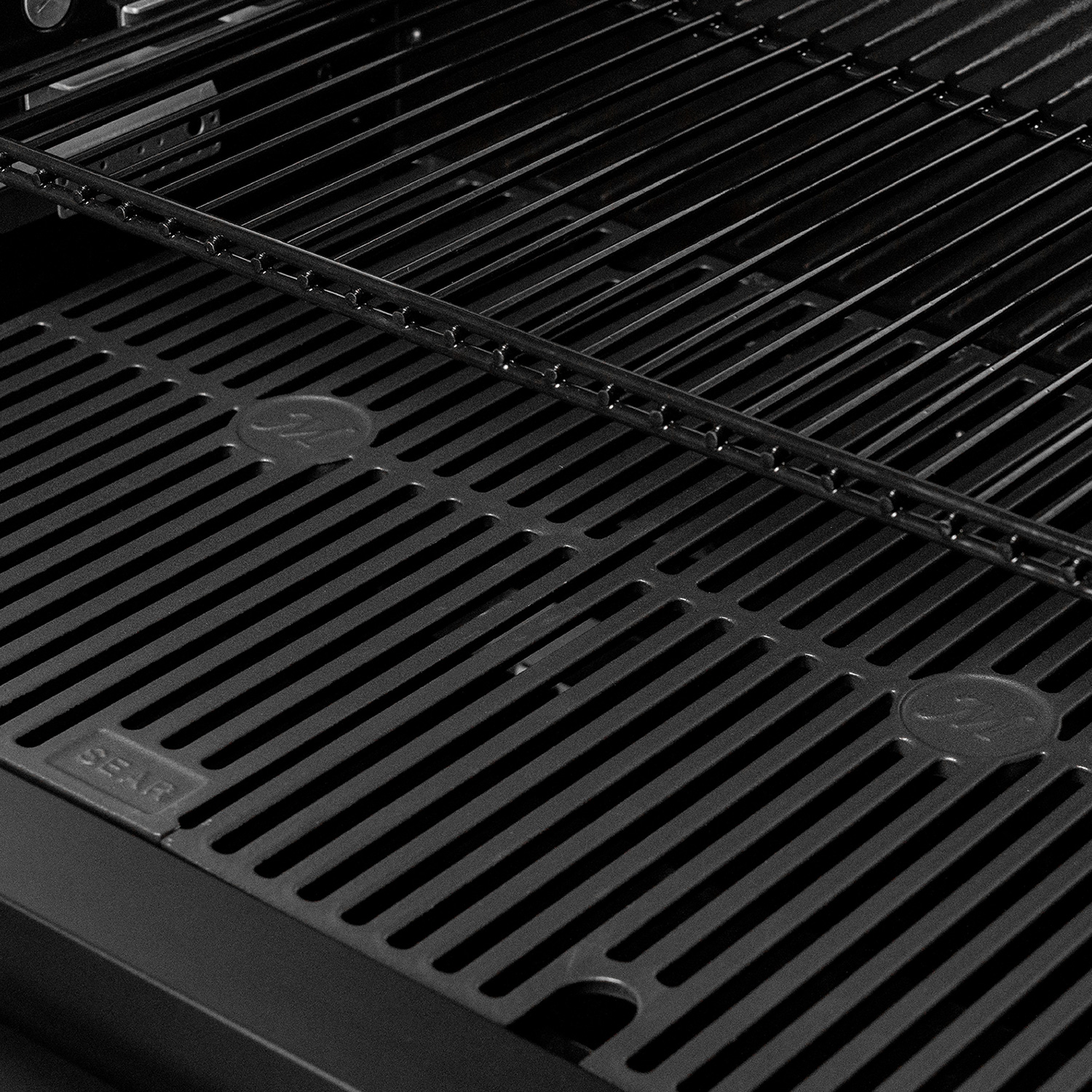 Masterbuilt Gravity Series 600 Digitaler Holzkohlegrill & Smoker