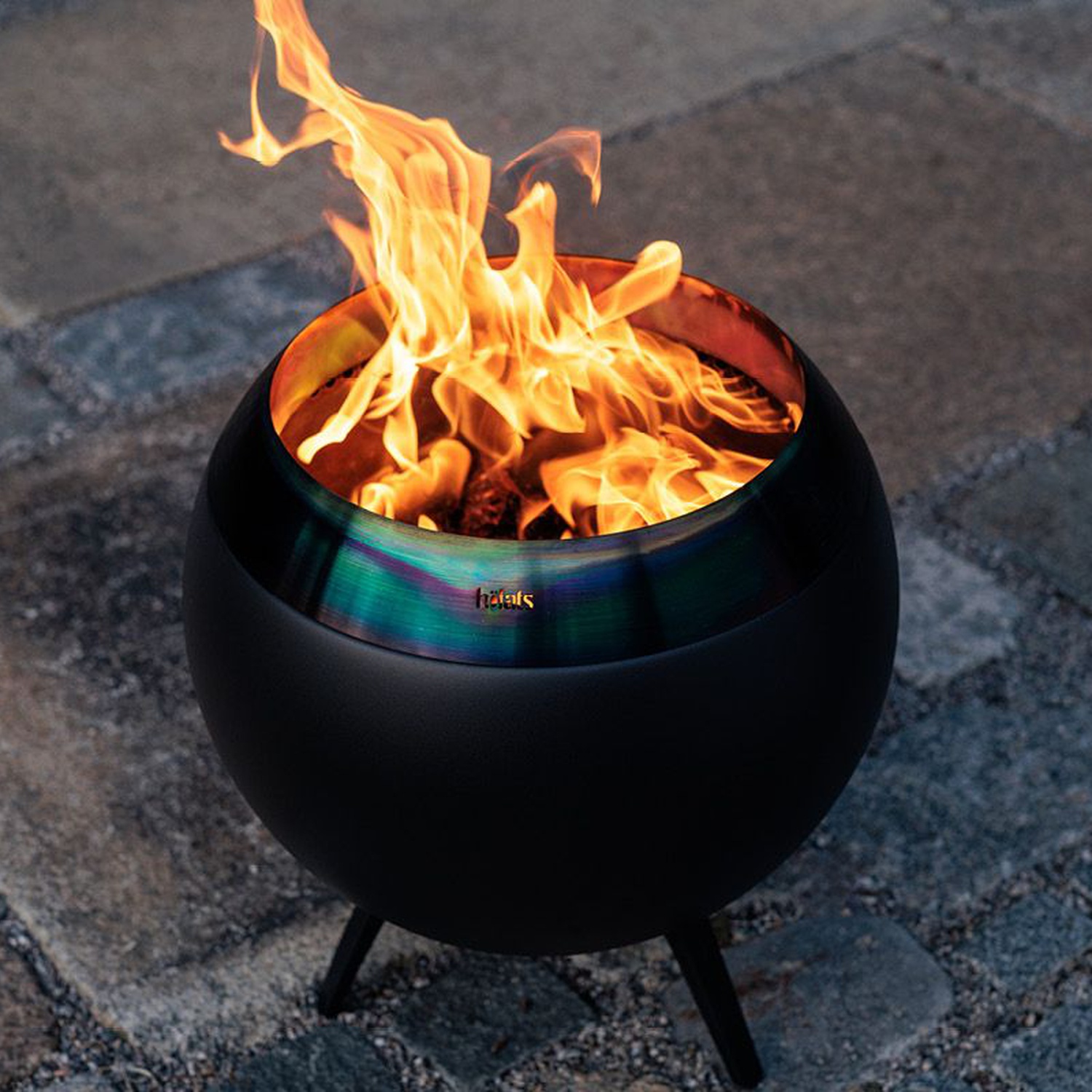 höfats MOON 45 all black Feuerkorb mit niedrigem Fuß