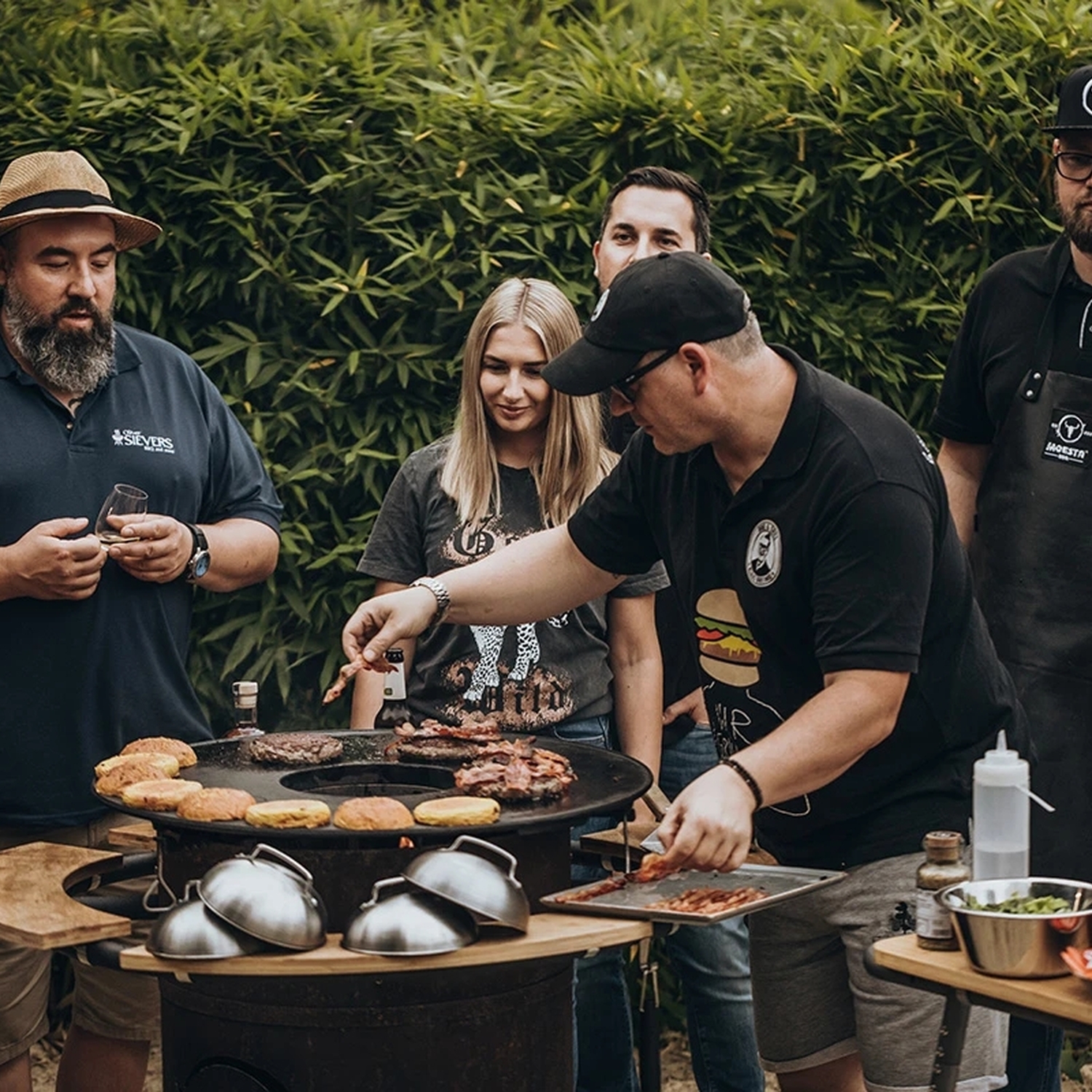 Moesta Bandit FirePlace inkl. Ablagen PaperPlank schwarz und BBQ-Disk