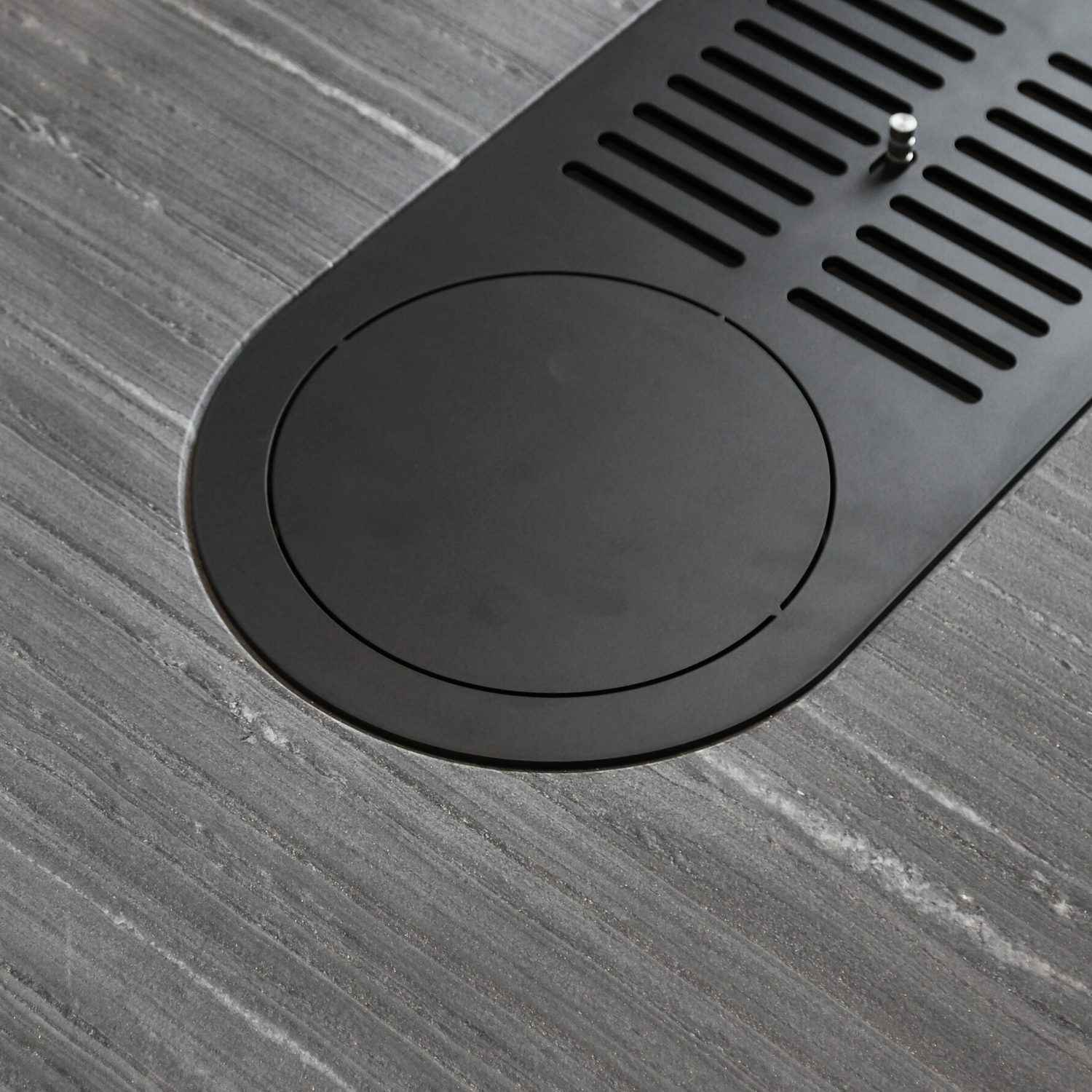 Lotus Maestro 152 Kaminofen Grau/ Indian Night, Rauchabgang hinten