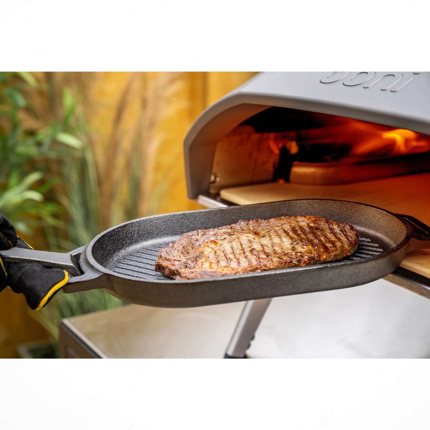 Ooni Grillpfanne aus Gusseisen oval