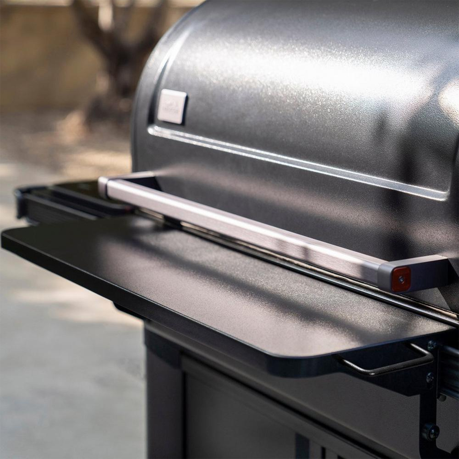 Traeger P.A.L. Pop-And-Lock Klappbare Frontablage XL Traeger P.A.L. Pop-And-Lock Klappbare Frontablage XL