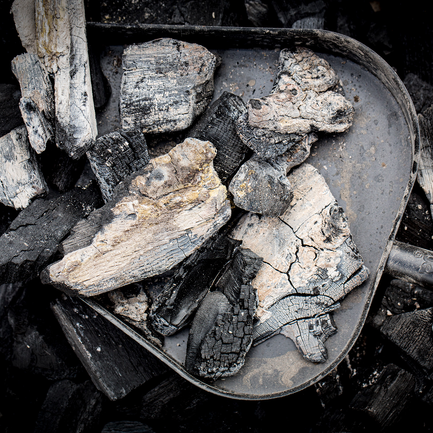 Big Green Egg 100 % naturbelassene Holzkohle 9 kg Big Green Egg 100 % naturbelassene Holzkohle 9 kg