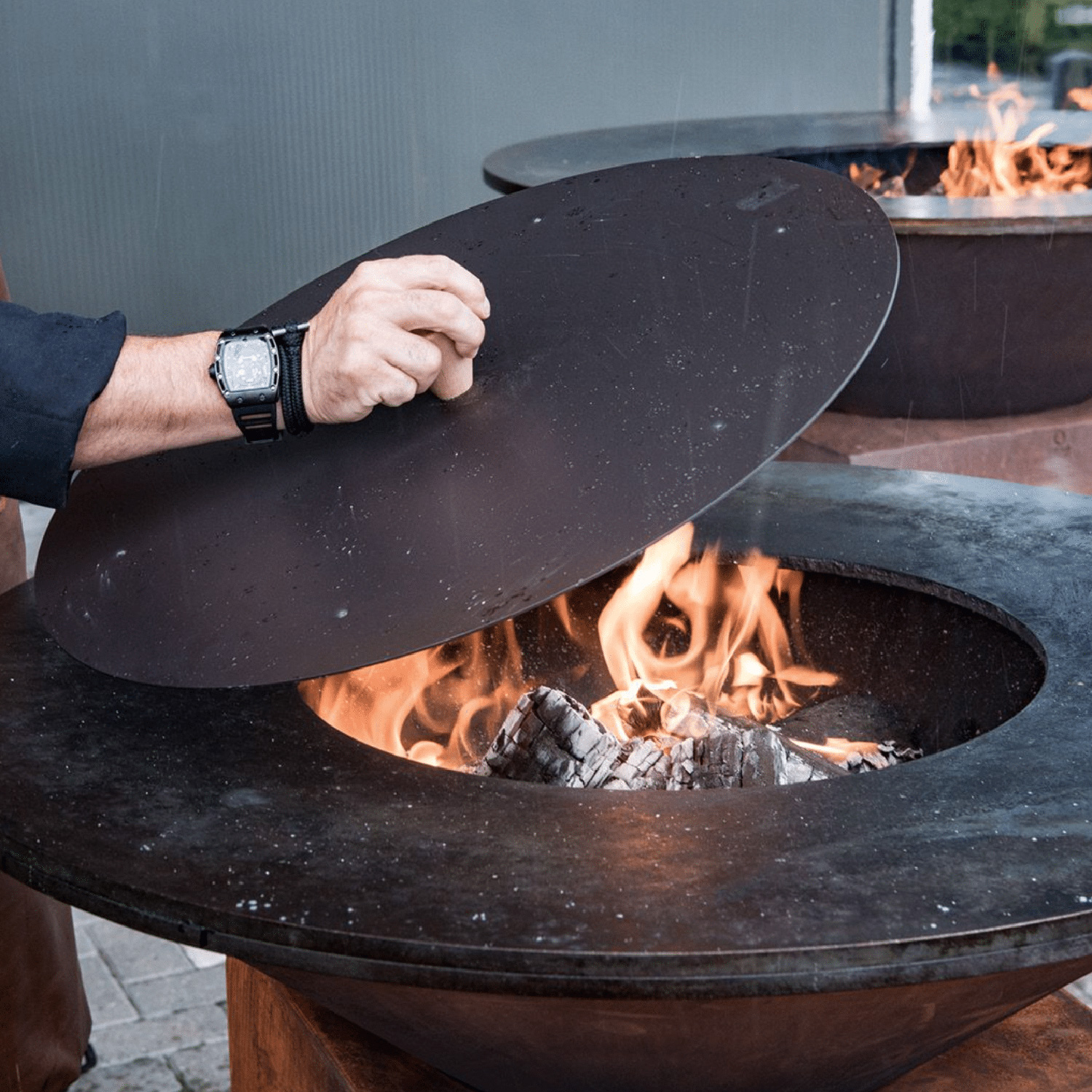 OFYR Löschdeckel Schwarz für 100-er Grill & Feuerstelle OFYR Löschdeckel Schwarz für 100-er Grill & Feuerstelle