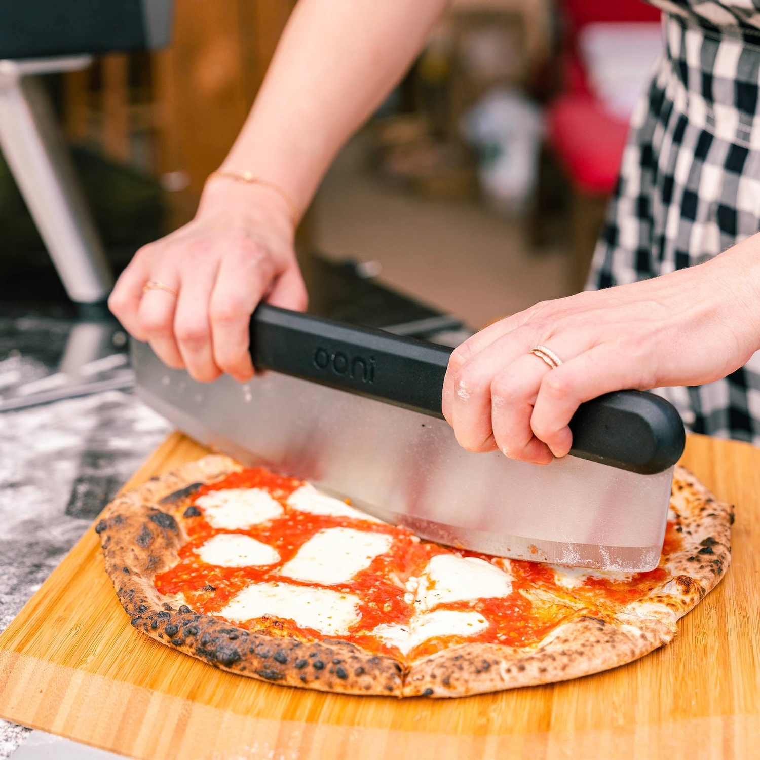 Ooni 12" Pizzaschieber und Serviebrett aus Bambus