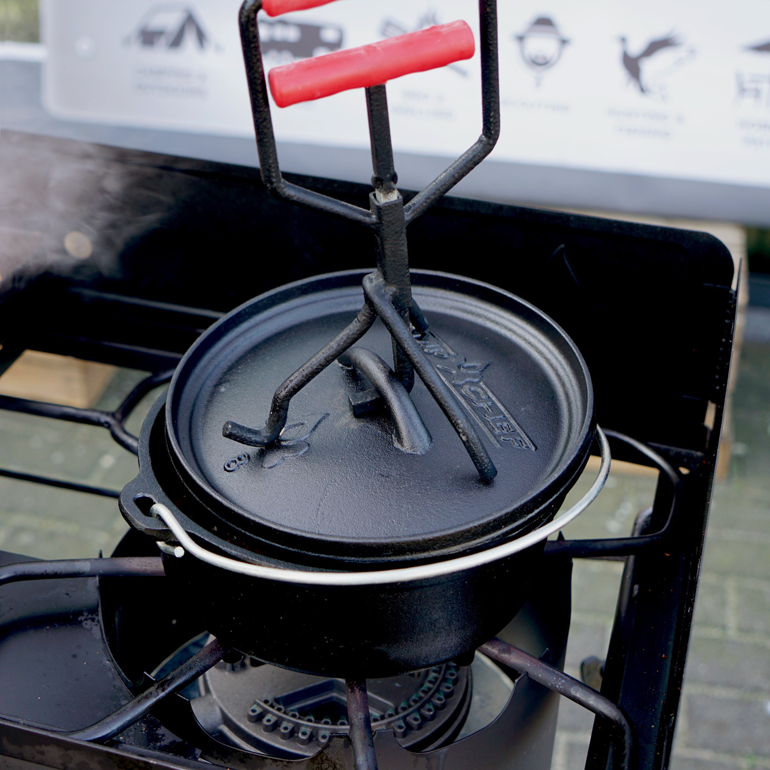 Camp Chef Classic Dutch Oven 8" Camp Chef Classic Dutch Oven 8"