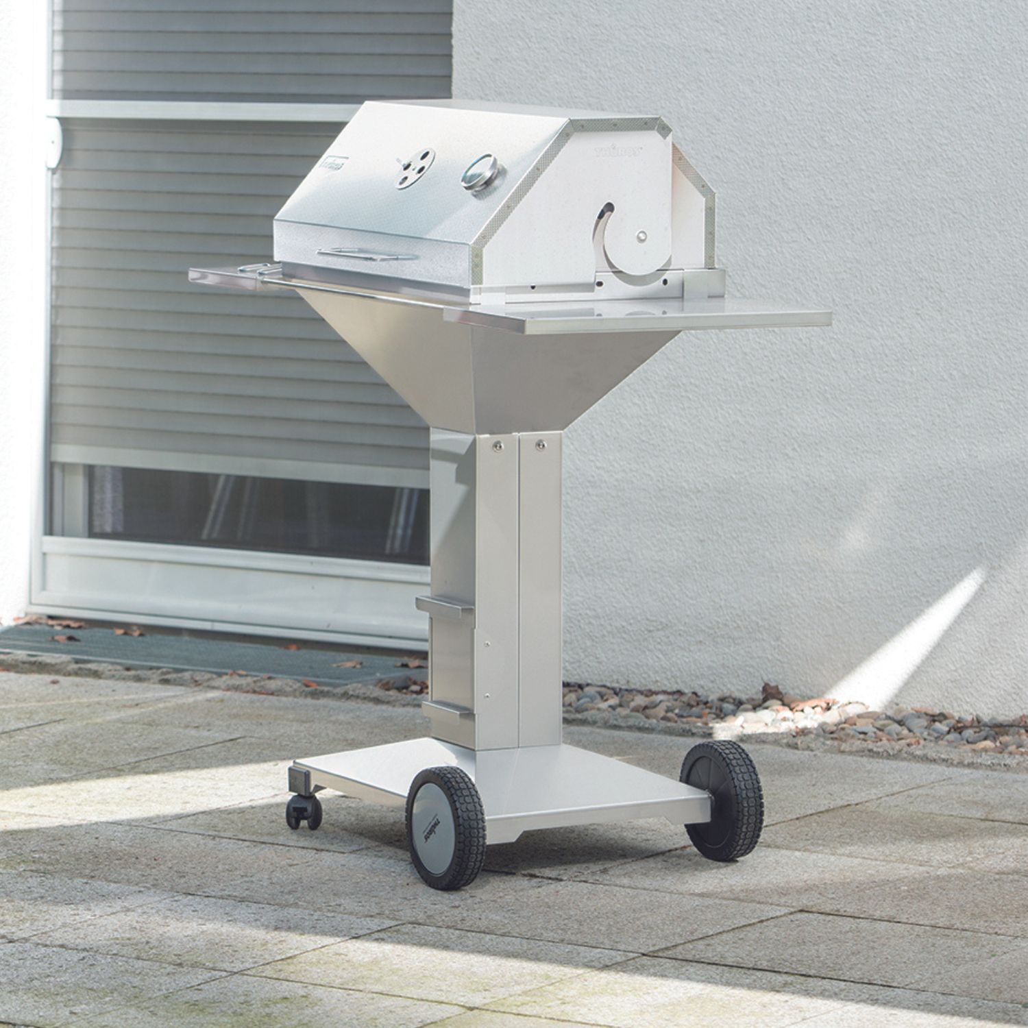 Thüros T4 Holzkohle-Grillstation Grillfläche 40 x 60 cm mit 4 Rollen Thüros T4 Holzkohle-Grillstation Grillfläche 40 x 60 cm mit 4 Rollen