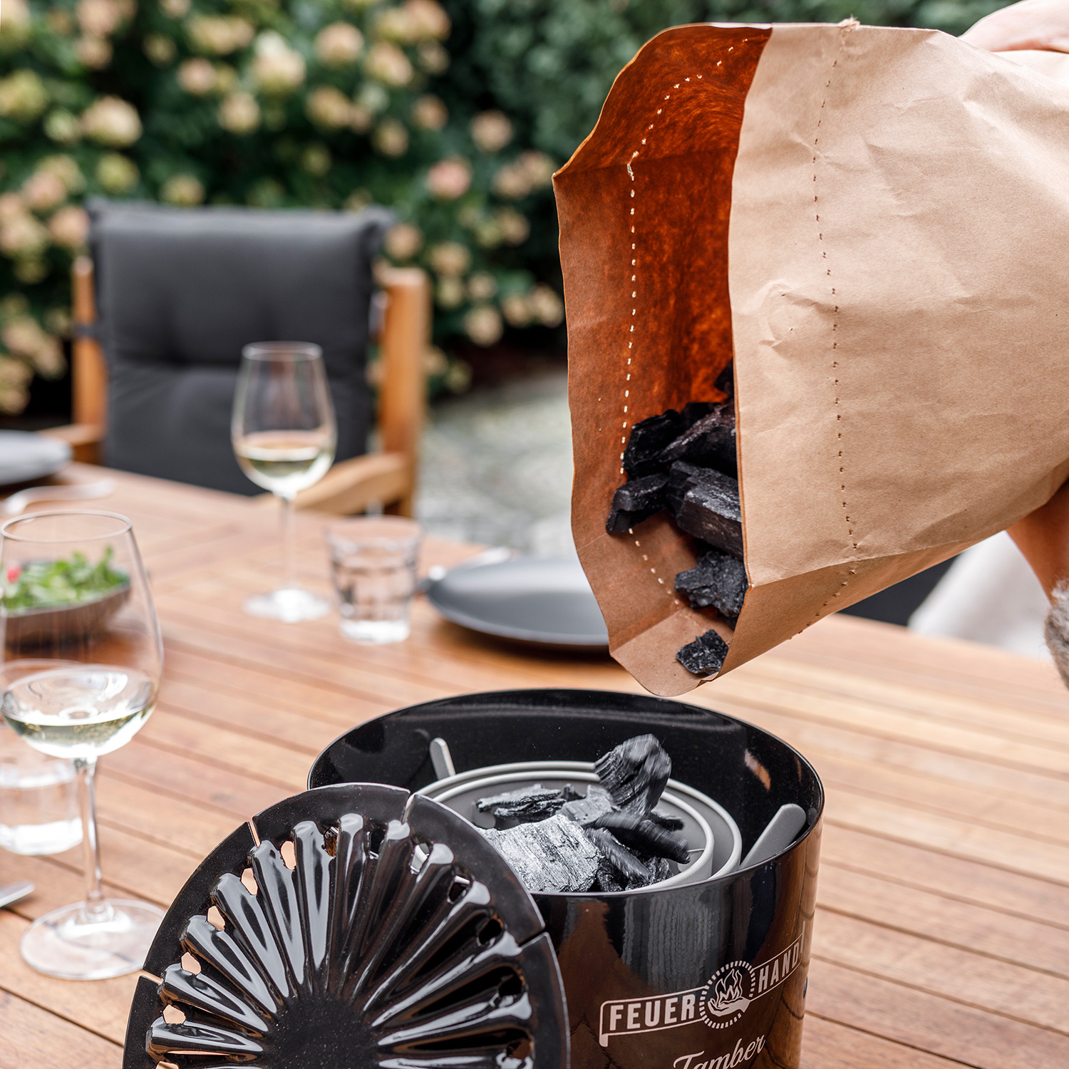 Feuerhand Holzkohle 1 kg für Tischgrill Tamber Feuerhand Holzkohle 1 kg für Tischgrill Tamber