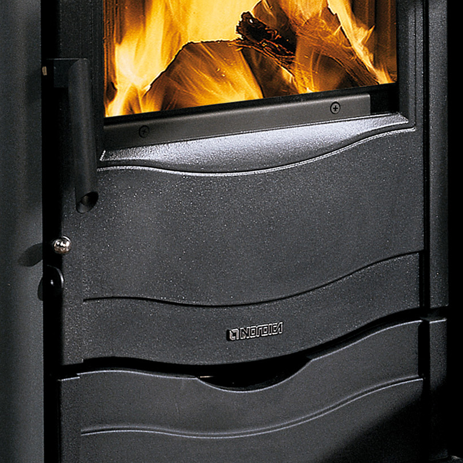 La Nordica Termorossella Plus Forno DSA 16 Wasserführender Kaminofen Liberty Bordeaux