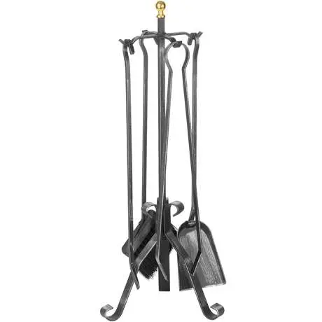 Kaminbesteck-Set aus Metall mit verschiedenen Werkzeugen.