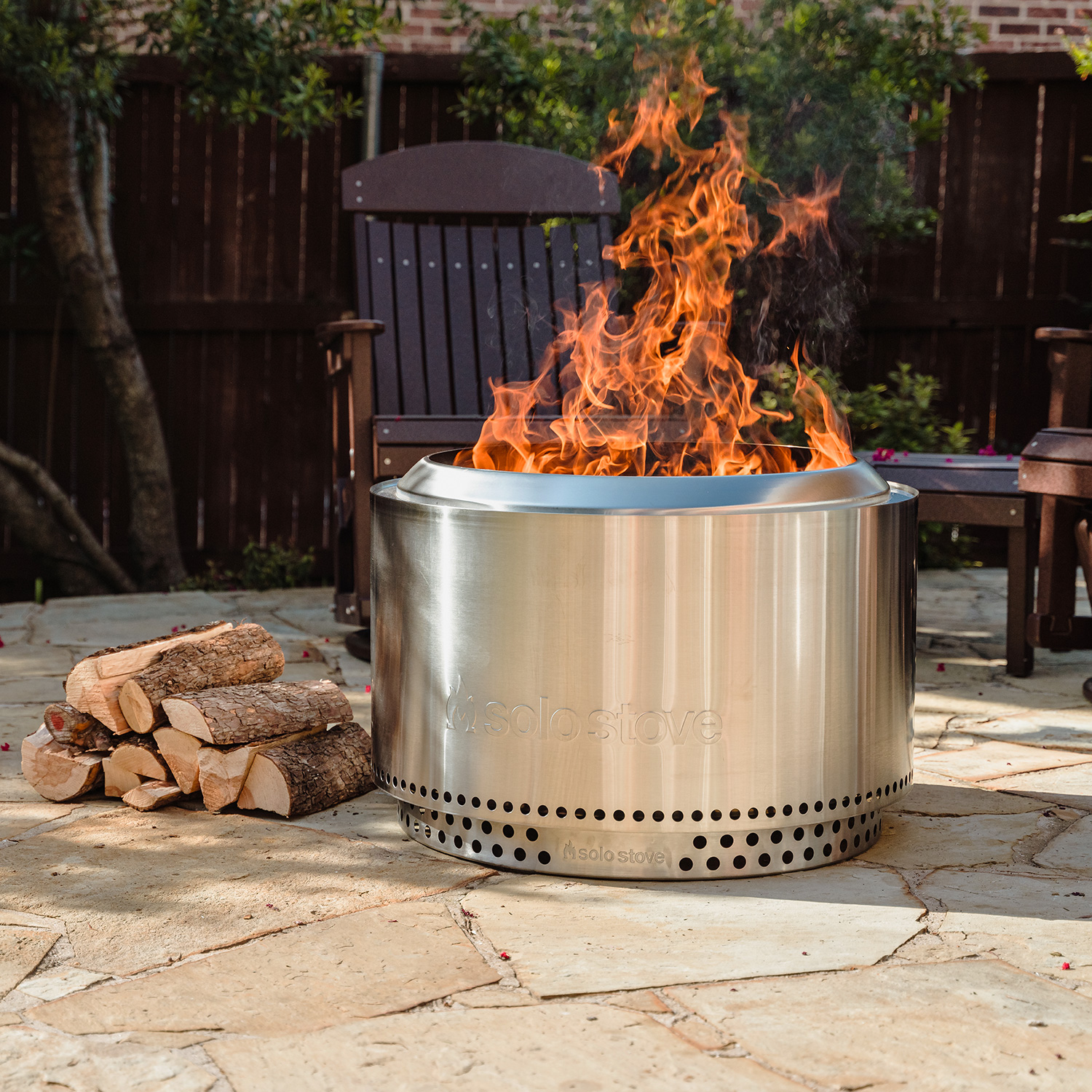 Solo Stove Canyon Feuerstelle mit Sockel und Abdeckhaube Solo Stove Canyon Feuerstelle mit Sockel und Abdeckhaube